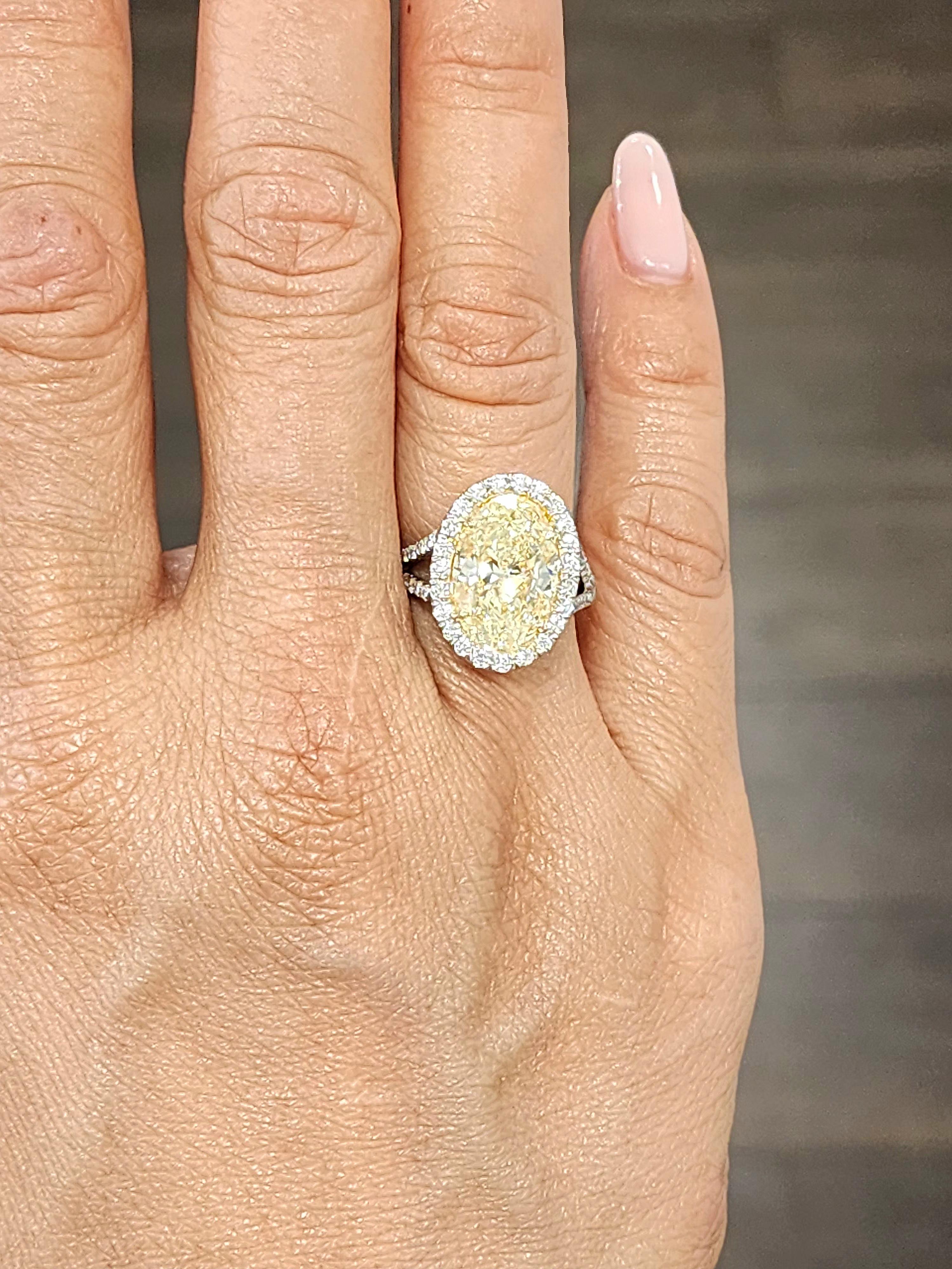 Oval Cut 5.25 ct Certified Natural Yellow & Diamond Ring For Sale