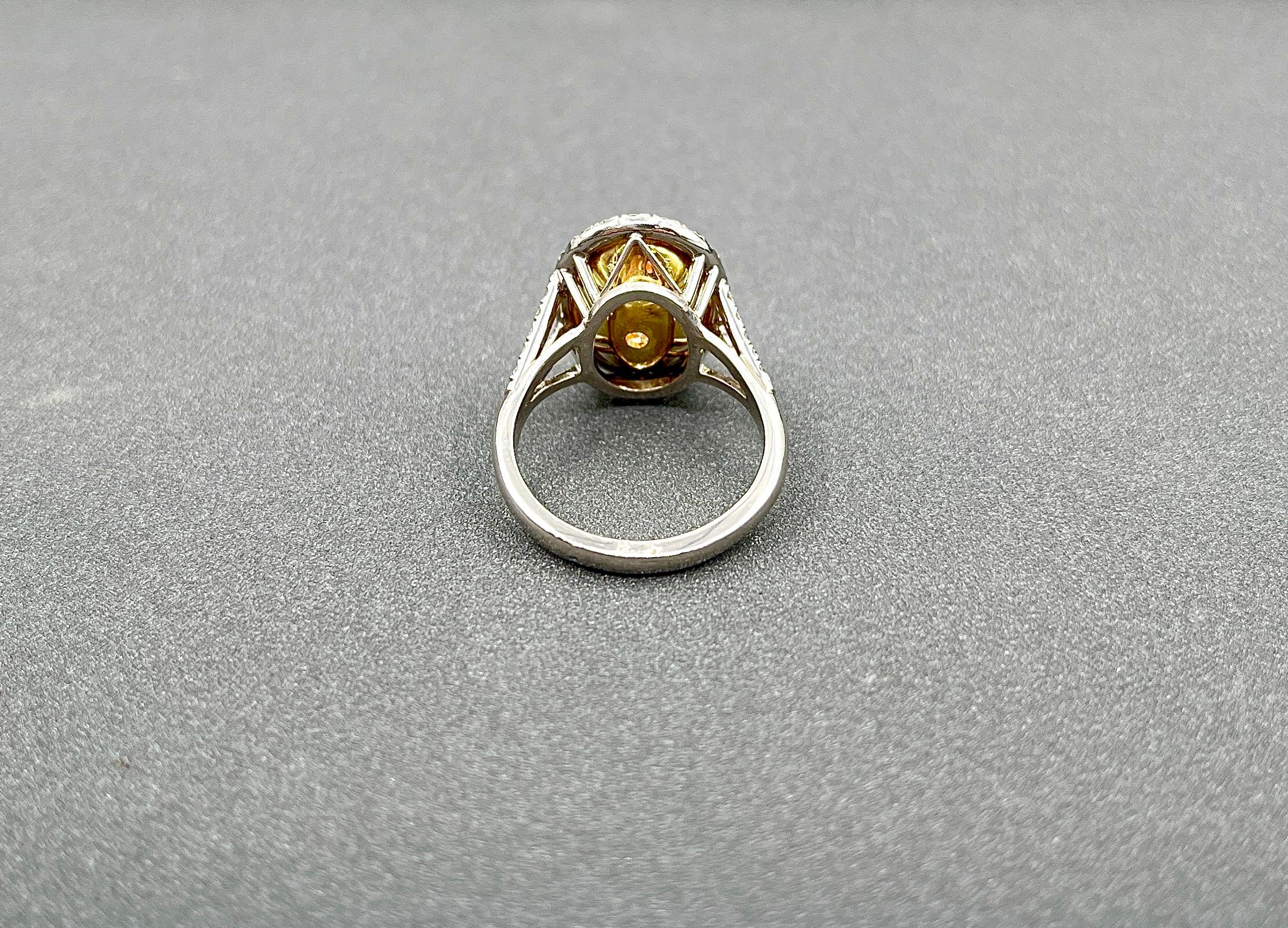 5.25 ct Certified Natural Yellow & Diamond Ring In New Condition For Sale In Chicago, IL