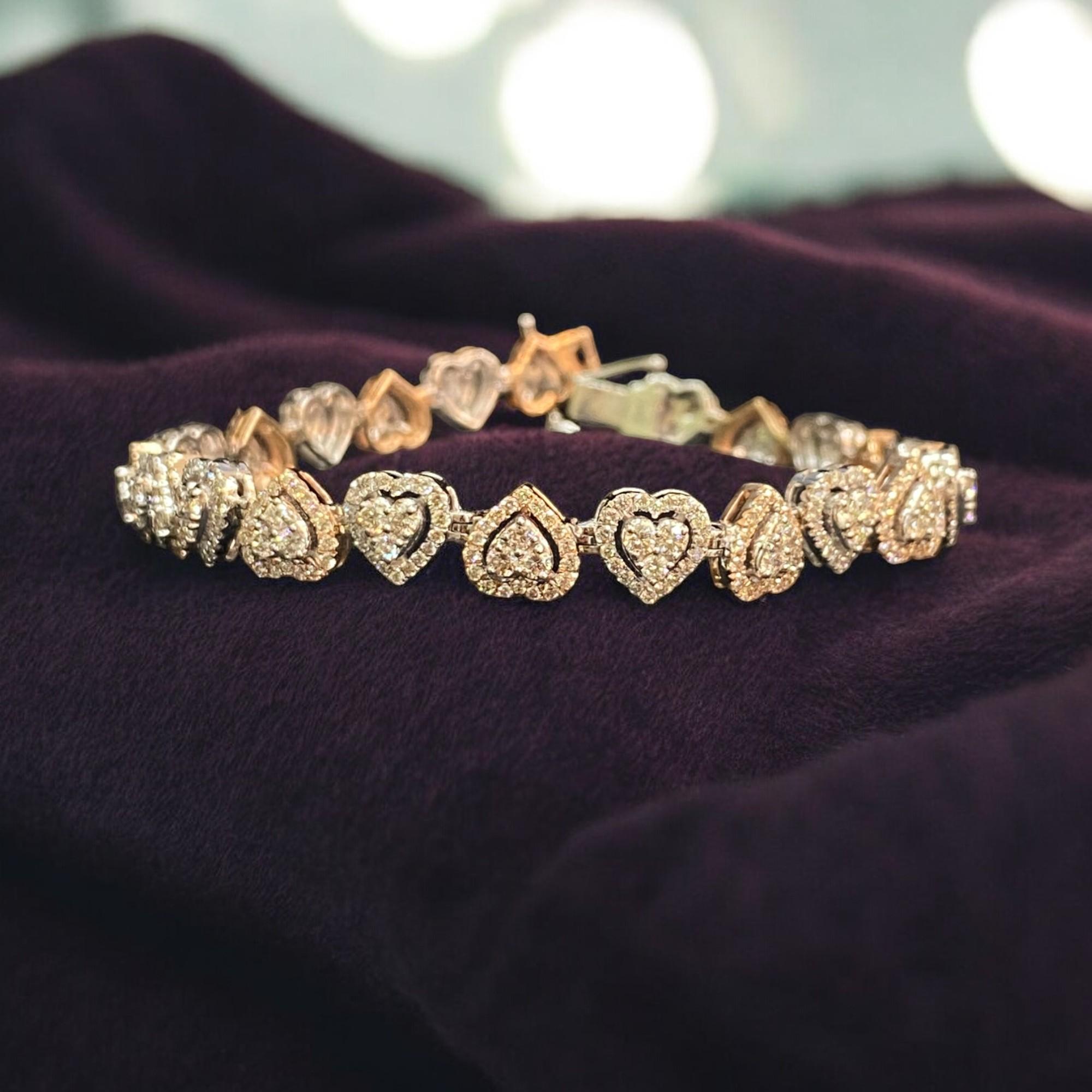 Round Cut 5.25 Cts Round Brilliant Cut F/VS1 Diamonds Heart Shape Tennis Bracelet 14K Gold For Sale