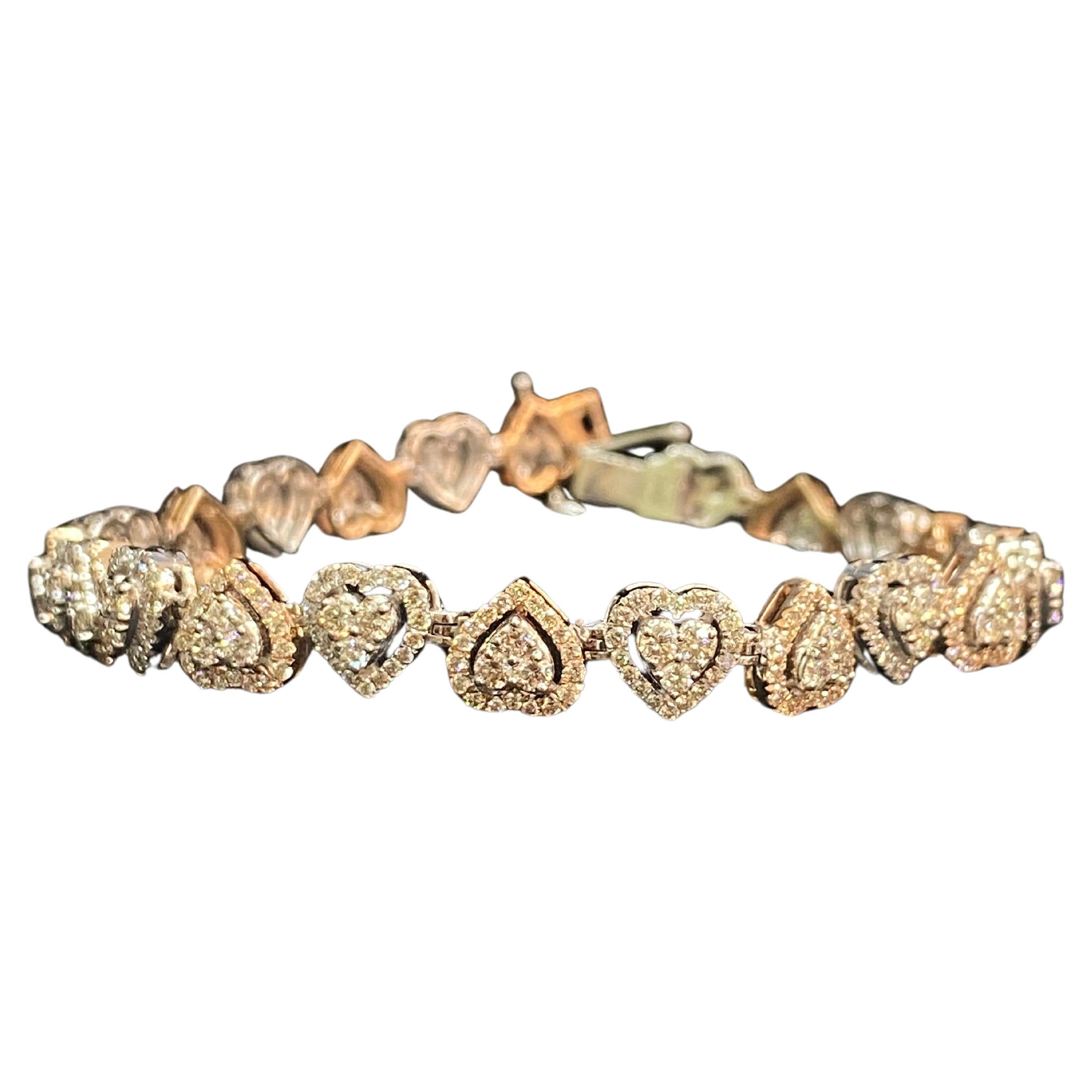 5.25 Cts Round Brilliant Cut F/VS1 Diamonds Heart Shape Tennis Bracelet 14K Gold