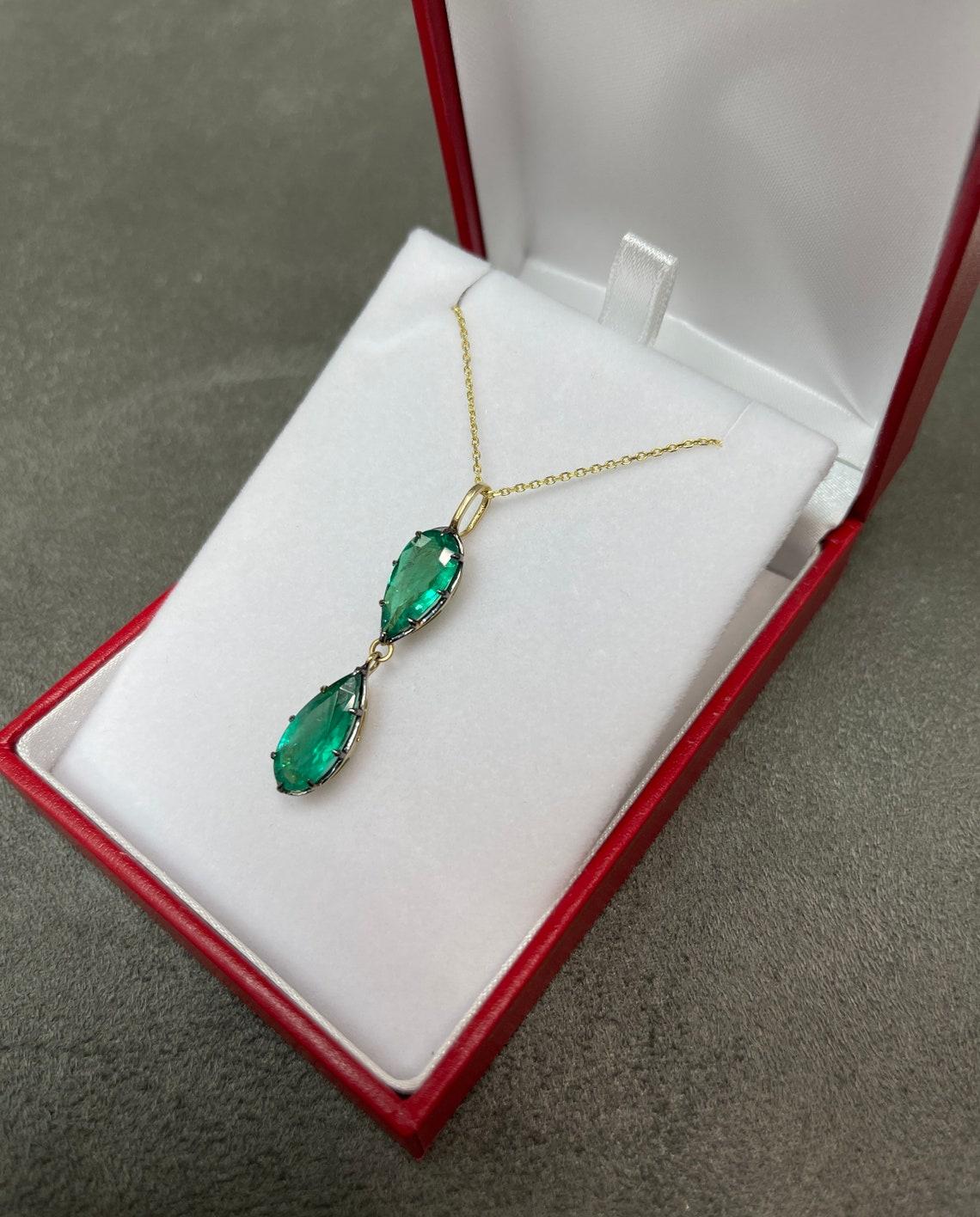 emerald teardrop pendant
