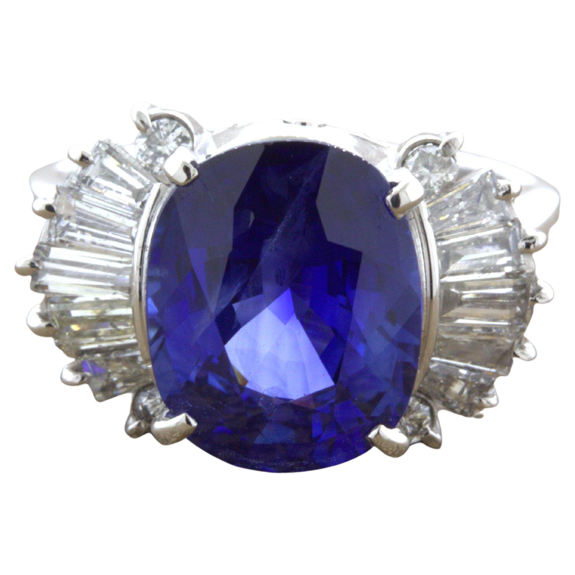 Bague en platine avec saphir de Ceylan de 5,26 carats et diamants, certifiée GIA en vente