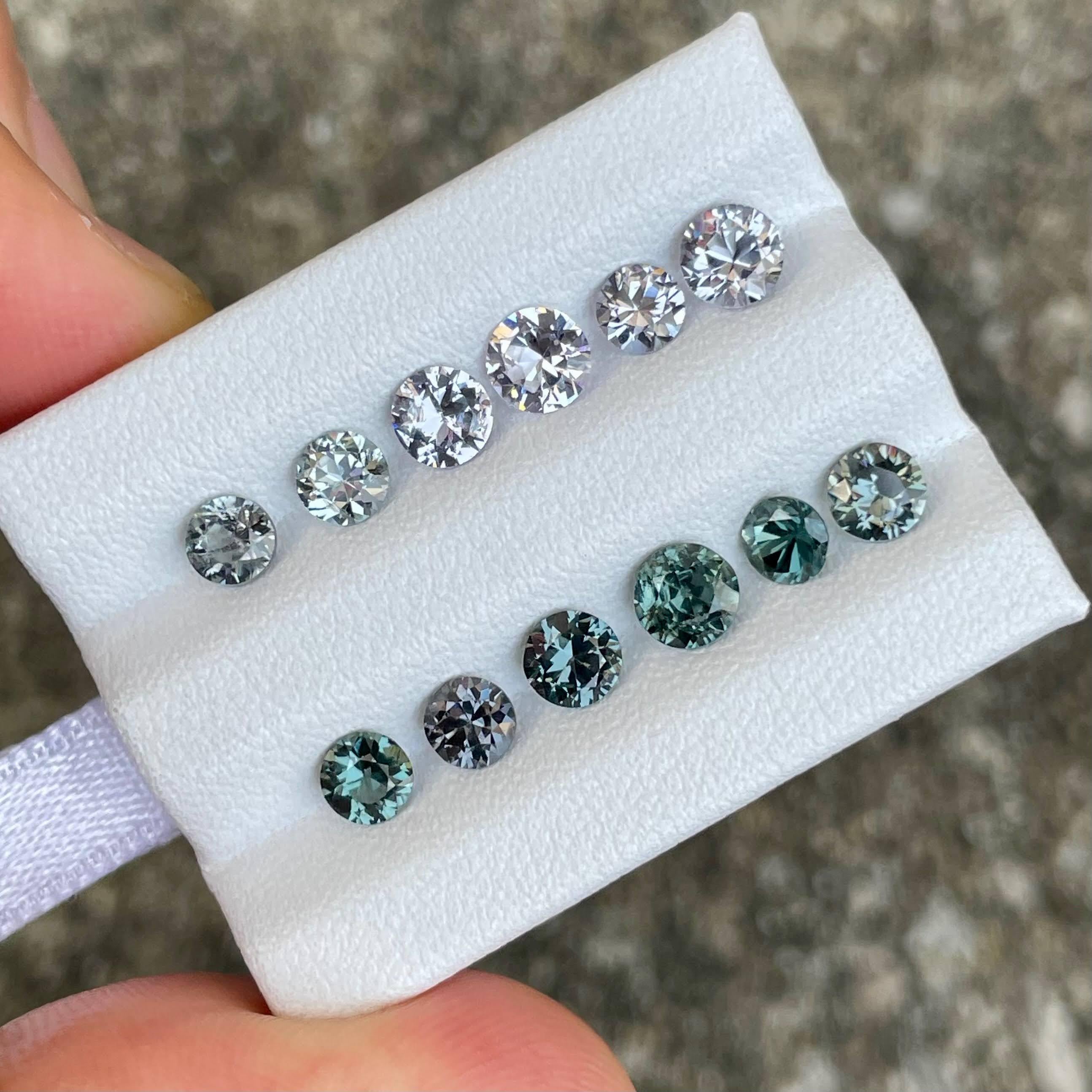 Lot de 12 pièces de spinelles taille ronde de Birmanie, 5,26 carats Unisexe en vente