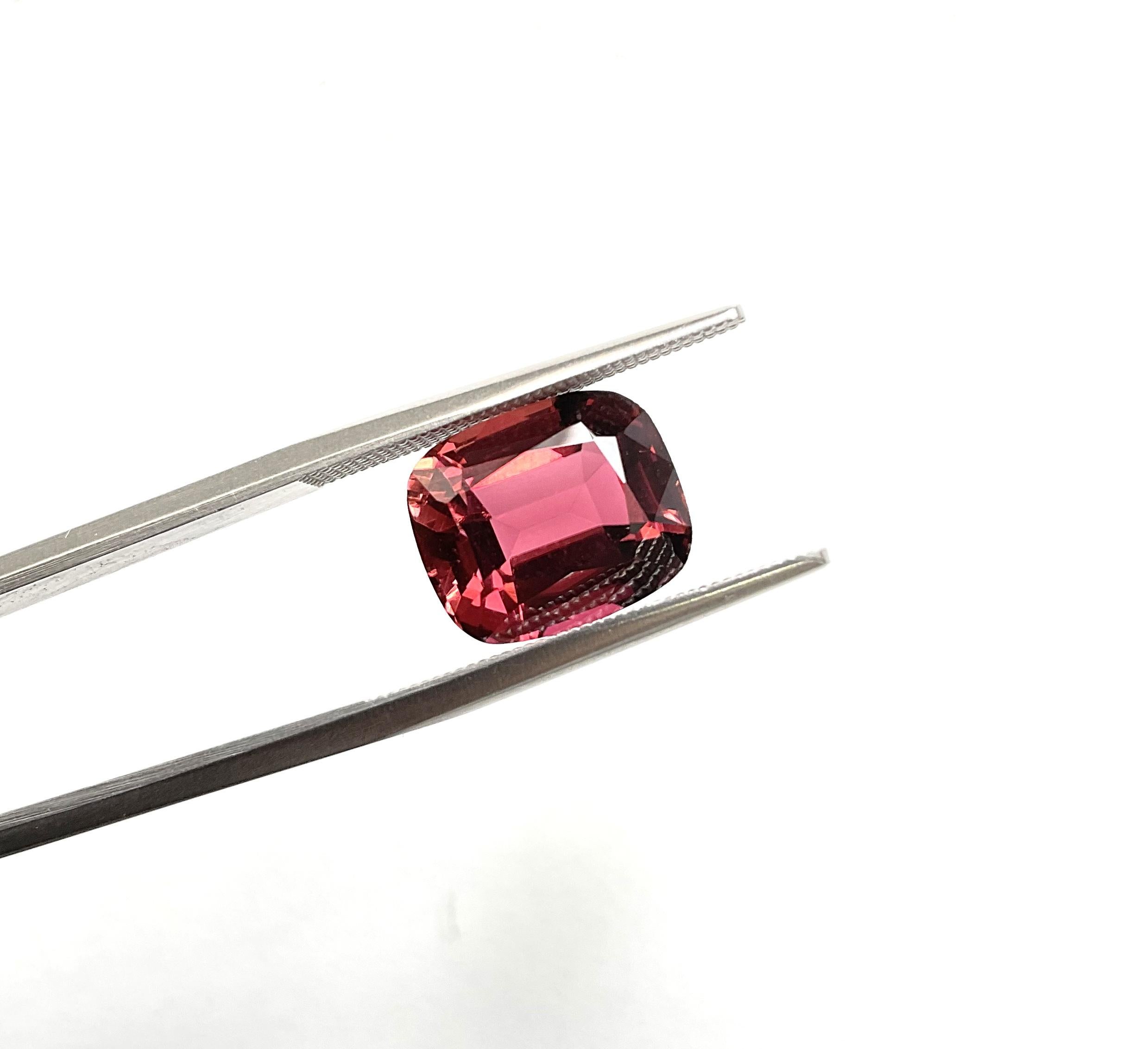 5,26 Carati Tormalina Rossa Cuscino Sfaccettato Per Gioielli Gemma Naturale In condizioni Nuovo in vendita a Jaipur, RJ