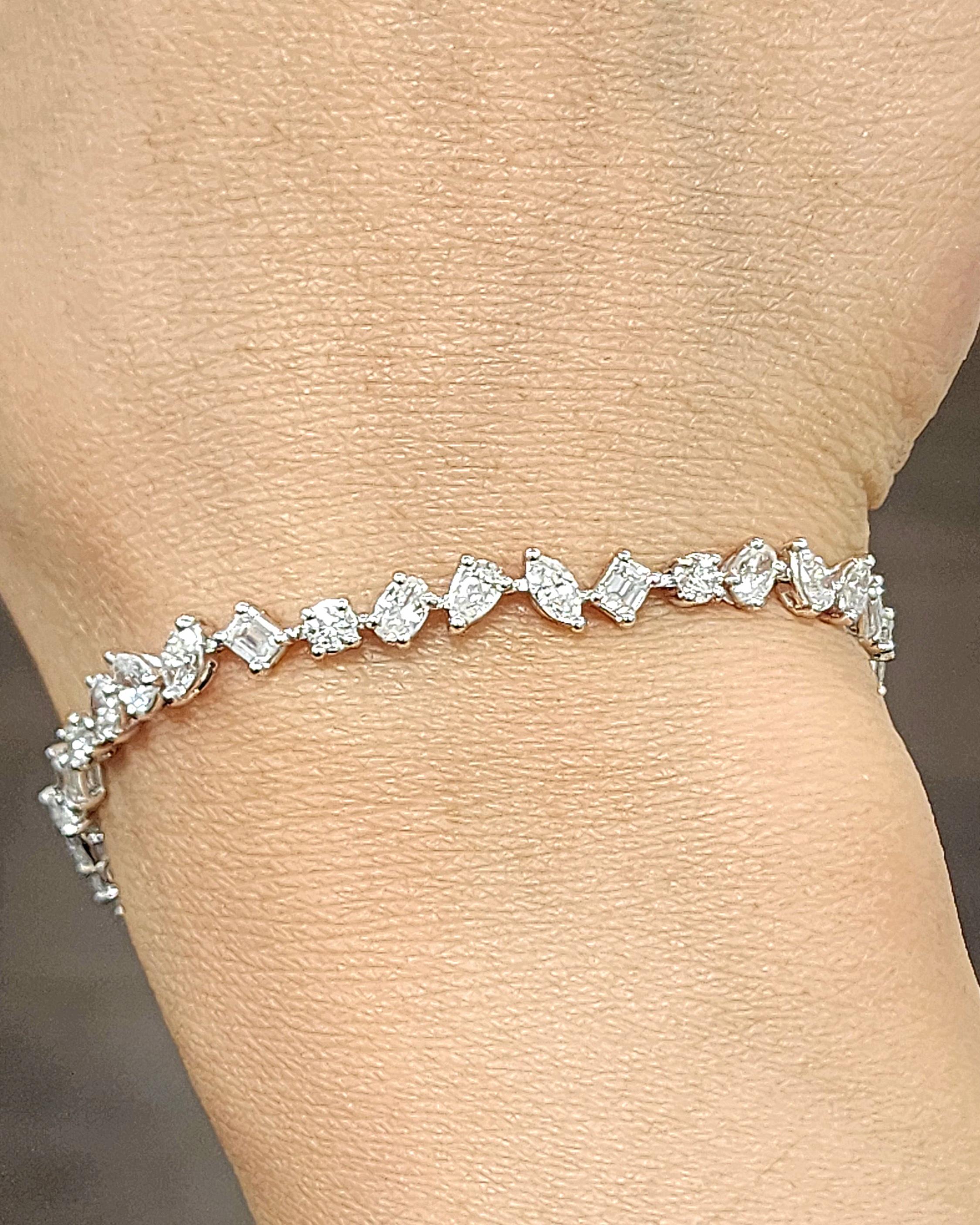 Taille mixte 5.26 ct Bracelet de tennis avec diamant de forme mixte en vente