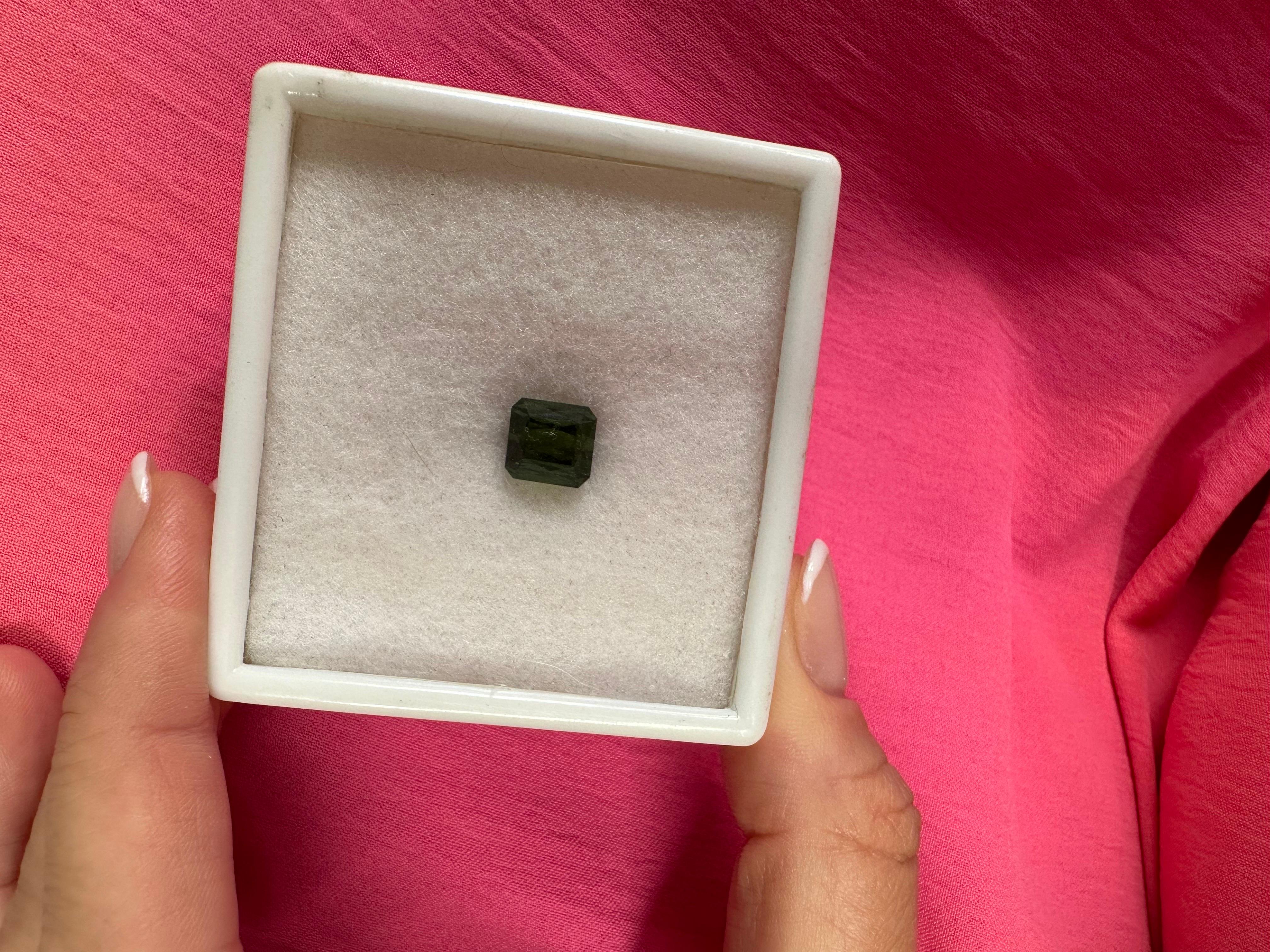 5.26ct Square green tourmaline natural forest green certified In New Condition For Sale In Jupiter, FL
