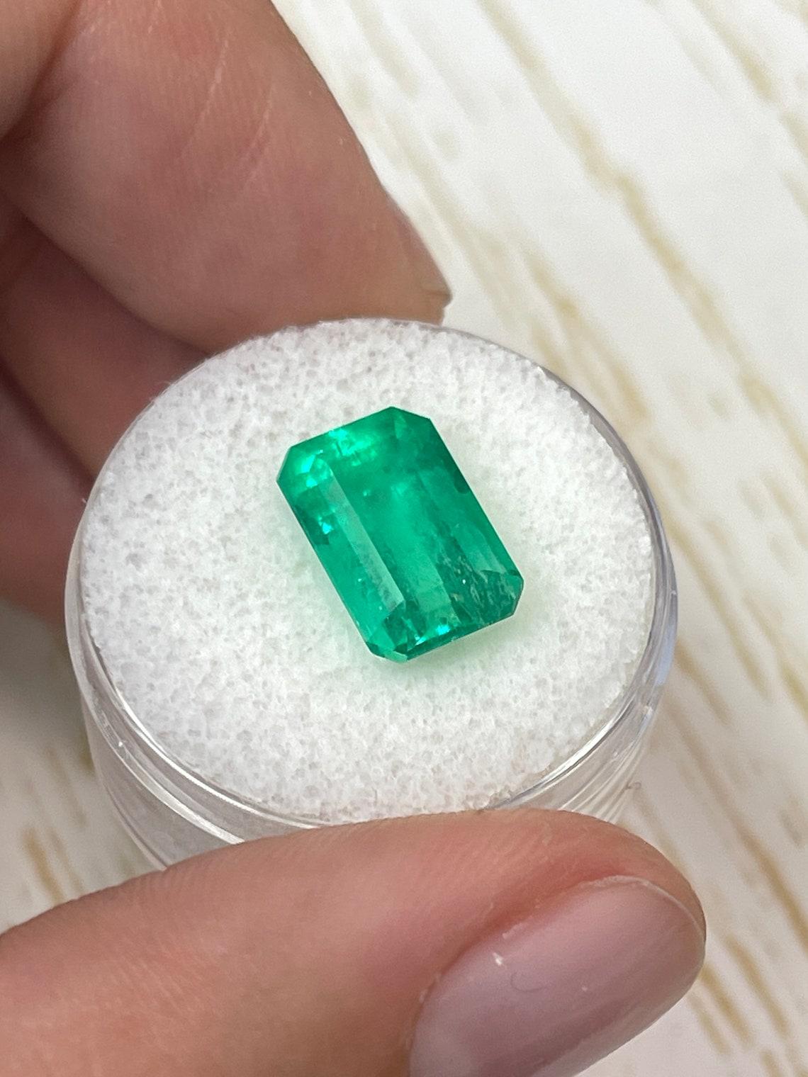 Femenino o masculino 5,26ct Verde amarillento Muzo Gema colombiana talla esmeralda 12,5x8,2 Genuina Mayo en venta