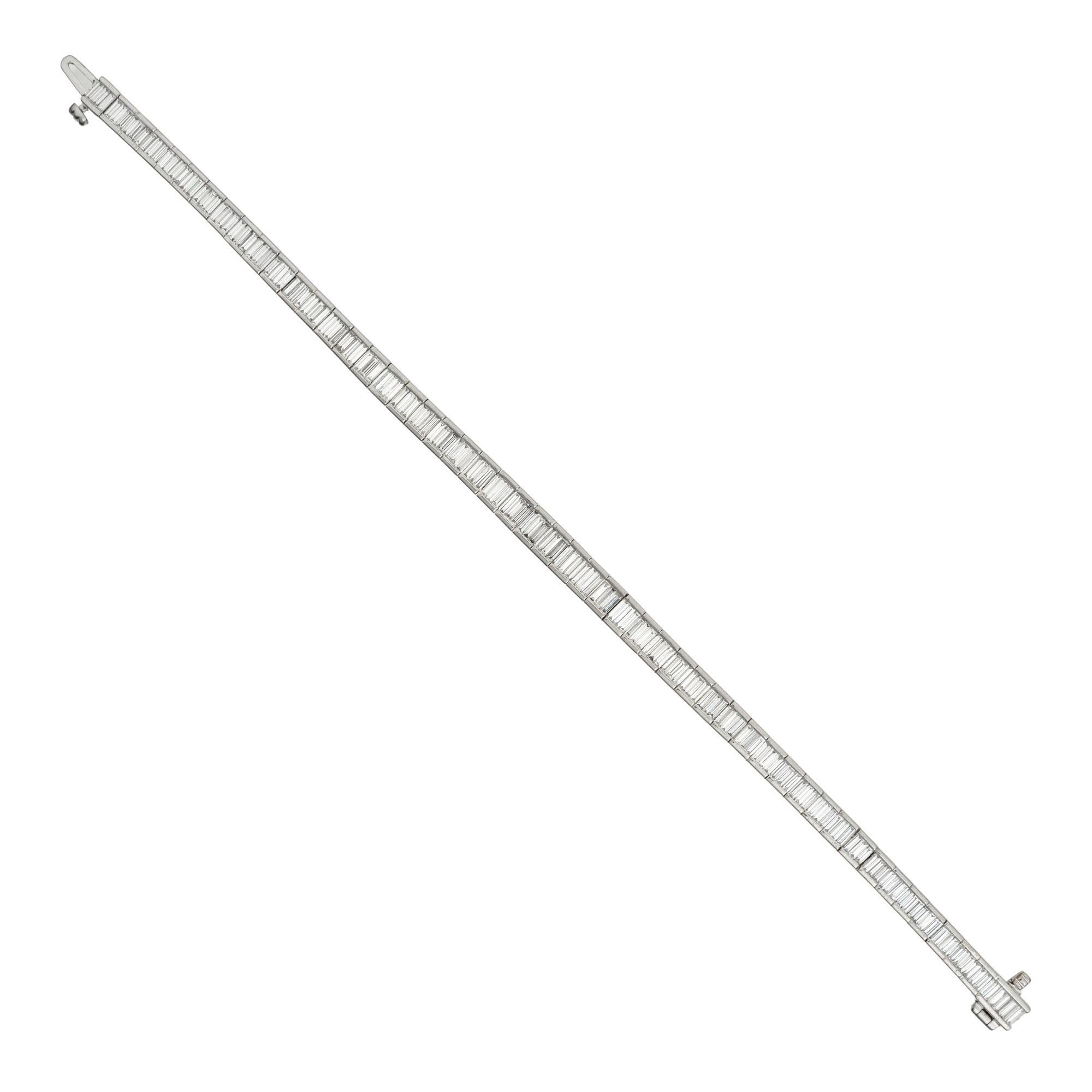5.27 Carat Emerald Cut Diamond Platinum Link Tennis Bracelet For Sale 1