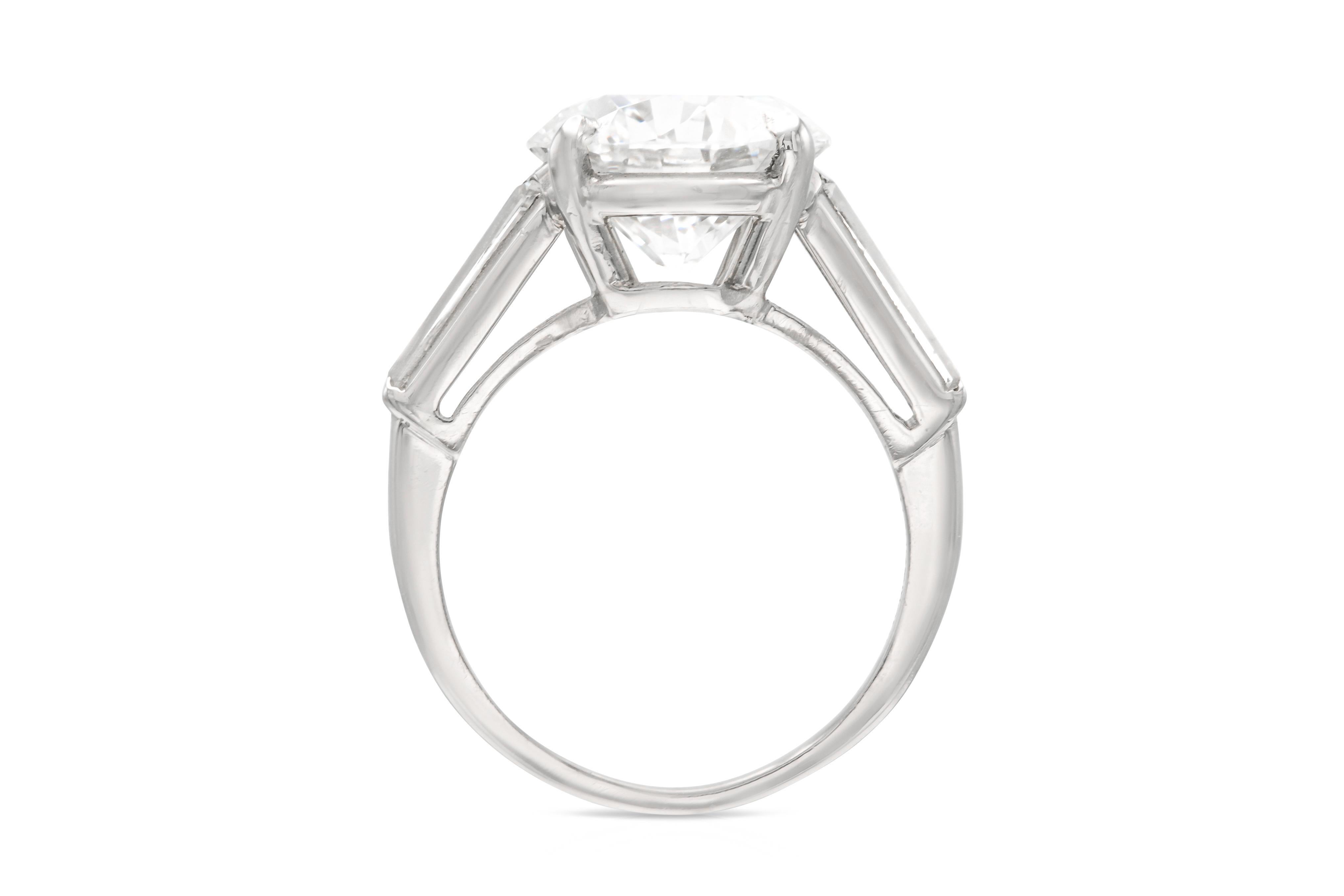 5.27 Karat Runder Brillantschliff Diamant Verlobungsring im Zustand „Gut“ im Angebot in New York, NY