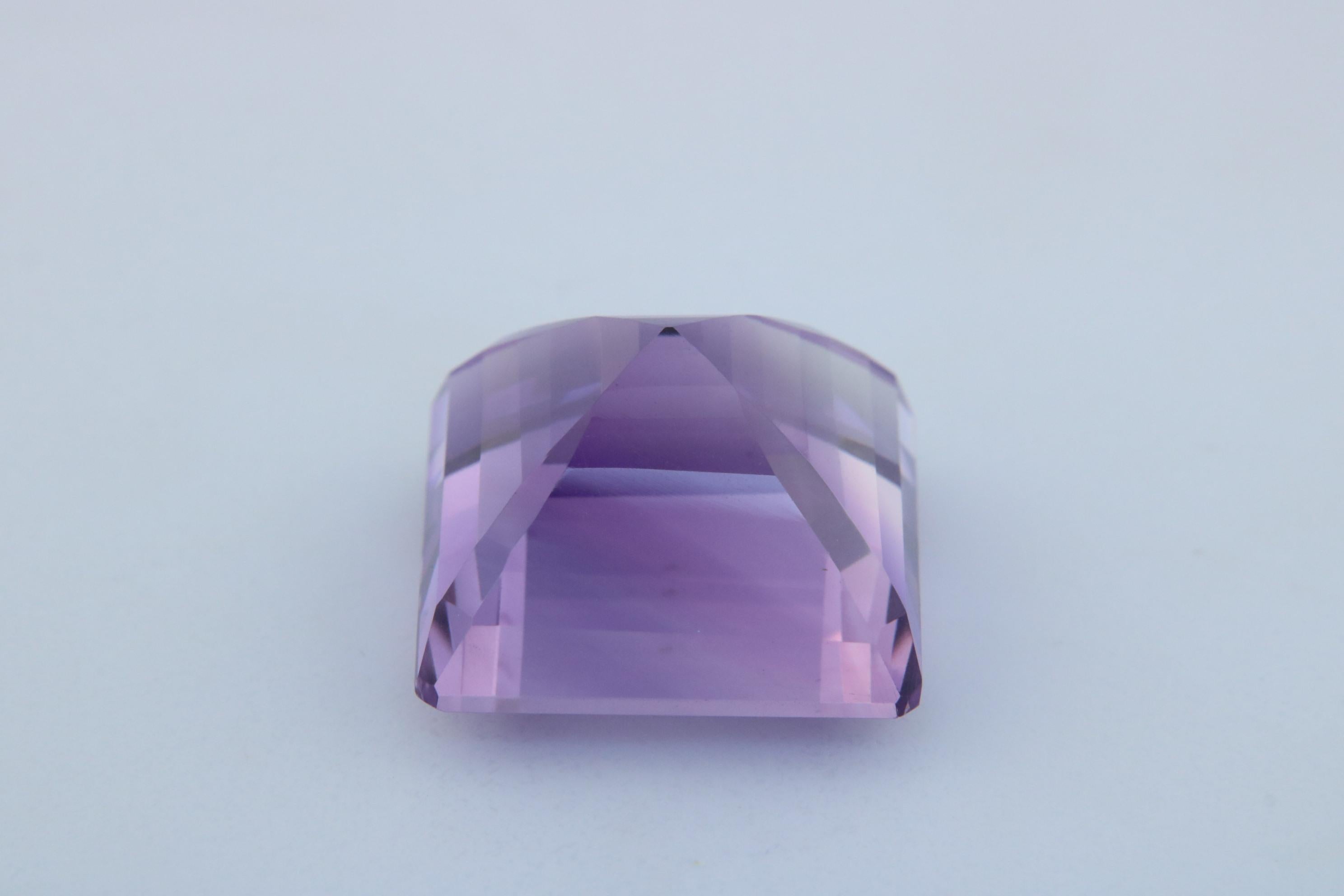 52,78 Karat Lila Amethyst Collectors' Stone im Angebot 1