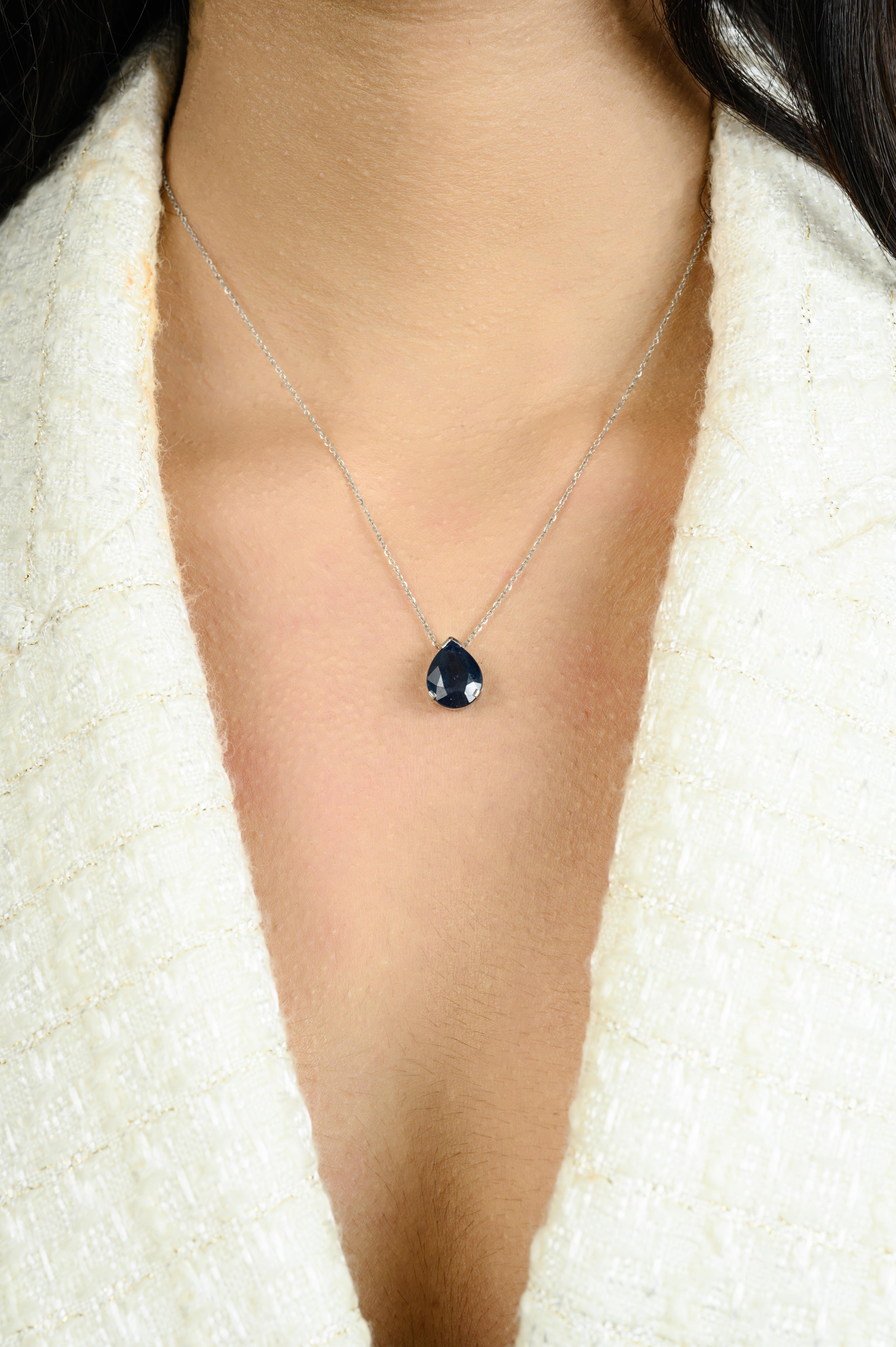 5.27Carats Pear Cut Blue Sapphire Pendant Necklace with Chain in 18K White Gold For Sale 1