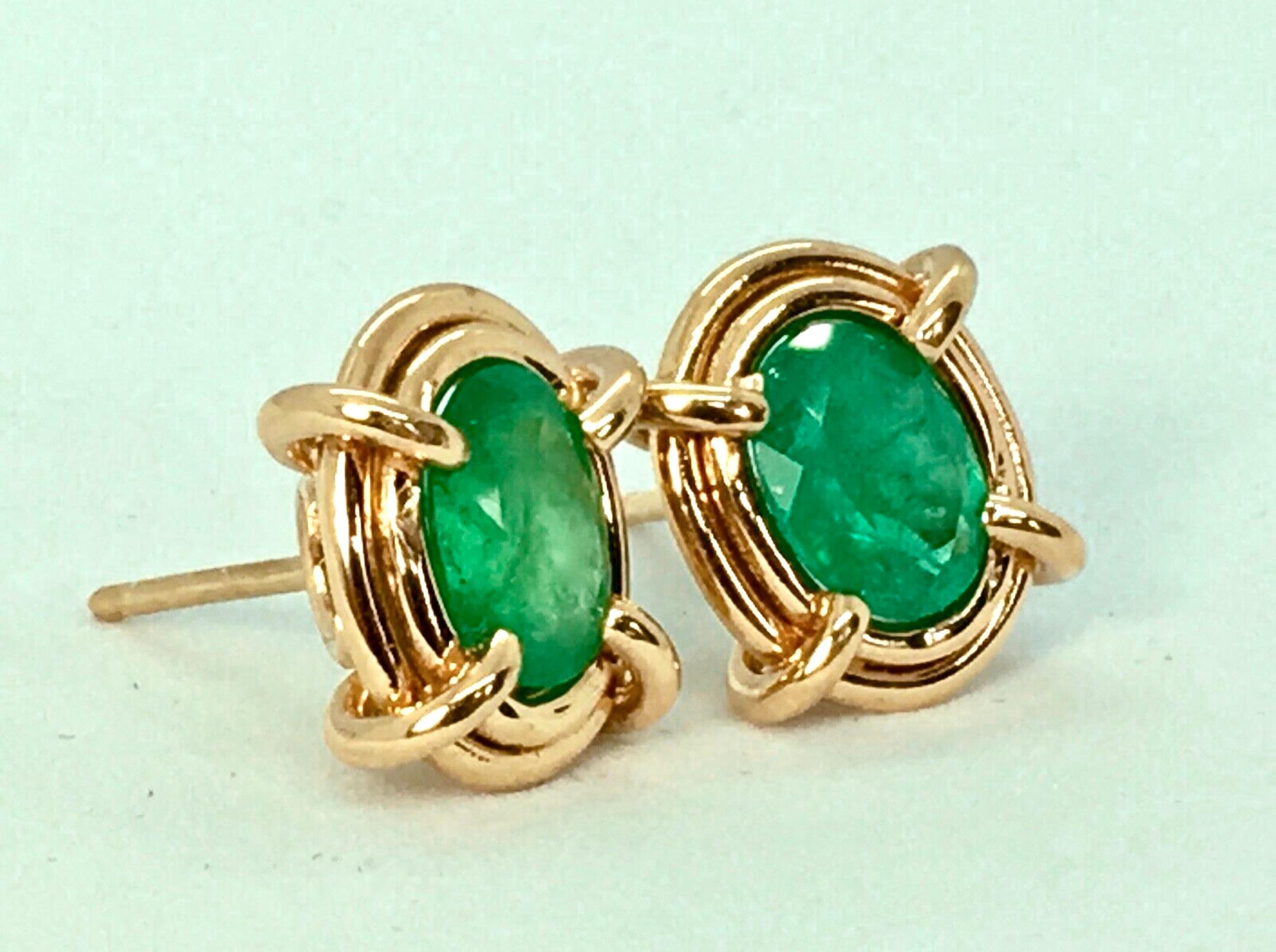 5.28 Carat Colombian Emerald Elegant Earrings Oval 18 Karat 1