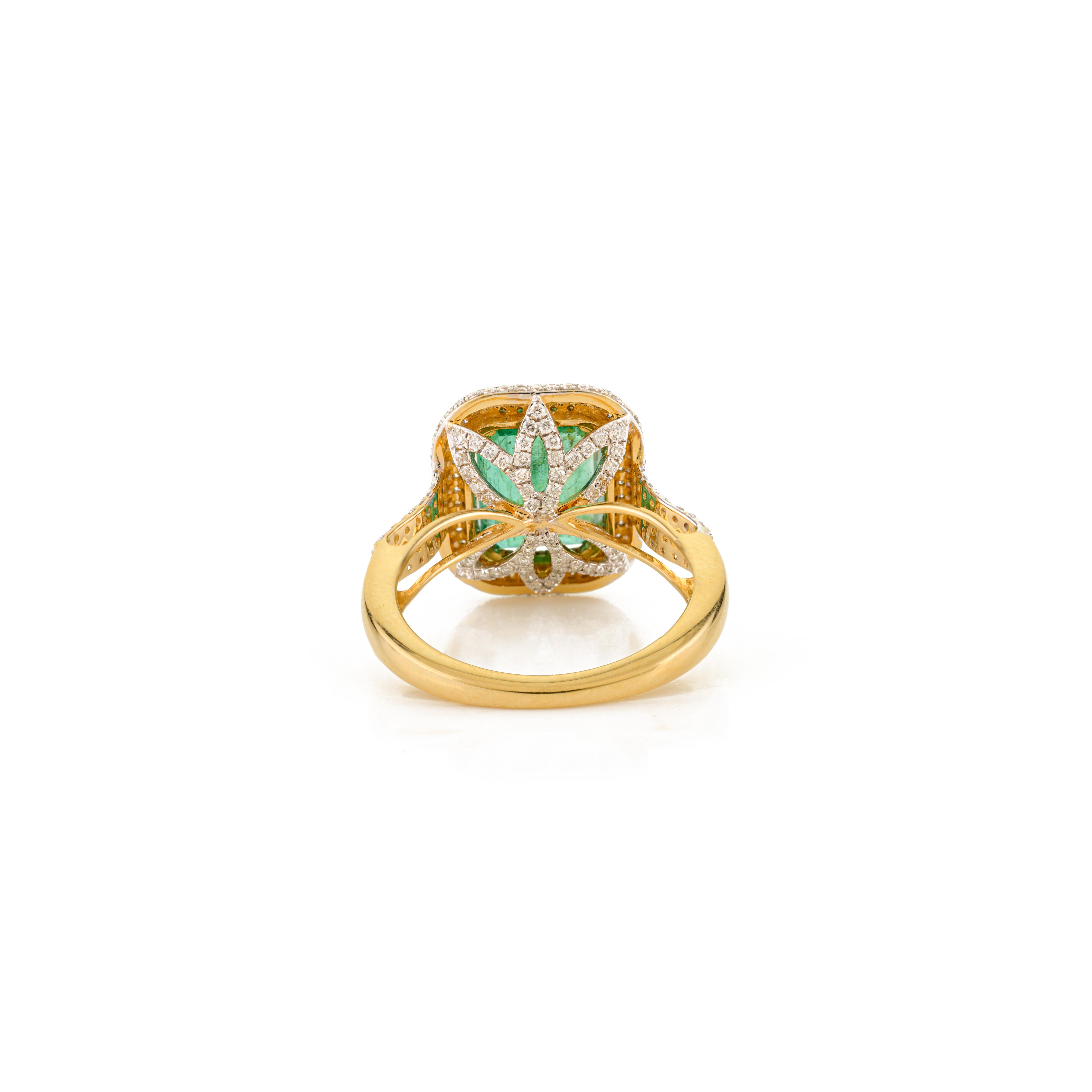 En vente :  Bague cocktail émeraude et diamant de 5,28 carats en or jaune 18k, doublement sertie 11