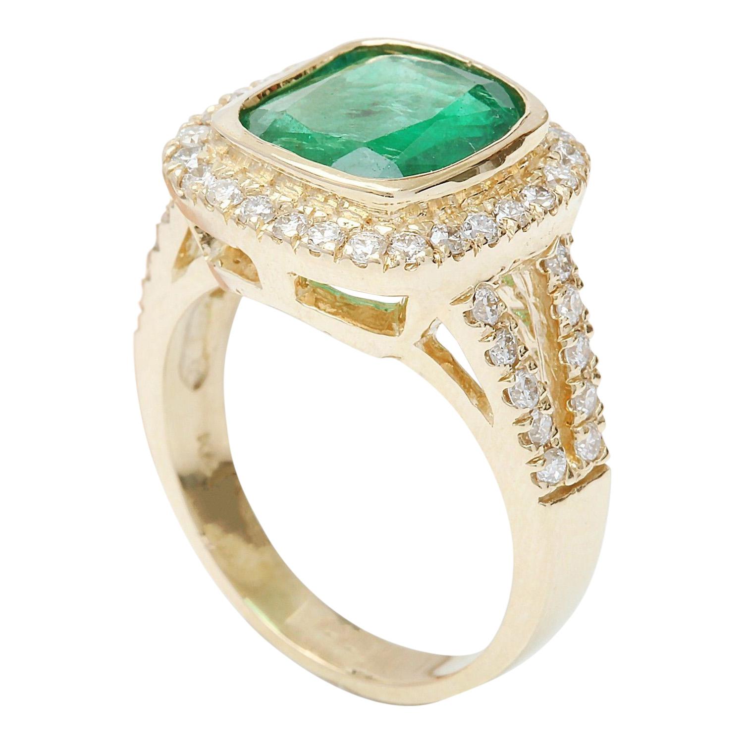Natural Emerald Diamond Ring In 14 Karat Solid Yellow Gold In New Condition For Sale In Manhattan Beach, CA