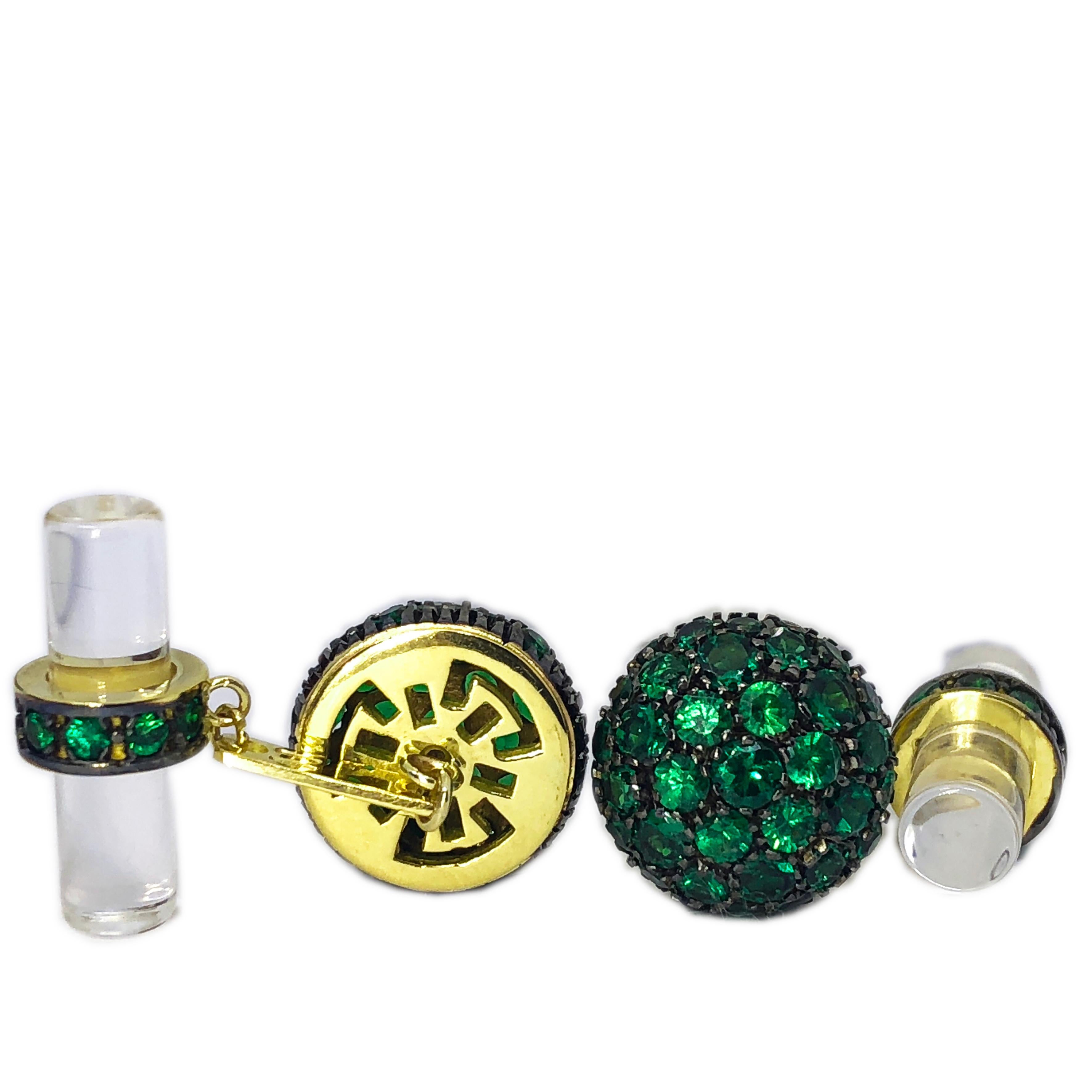 Smart Chic and Timeless 5.28 Carat Round Natural Amazing Green Tsavorite Oxidized Black and Yellow 18 Kt Gold Setting, 9 Carat Natural Hand Inlaid Rock Crystal Baton Back.
In our fitted black box and pouch.

