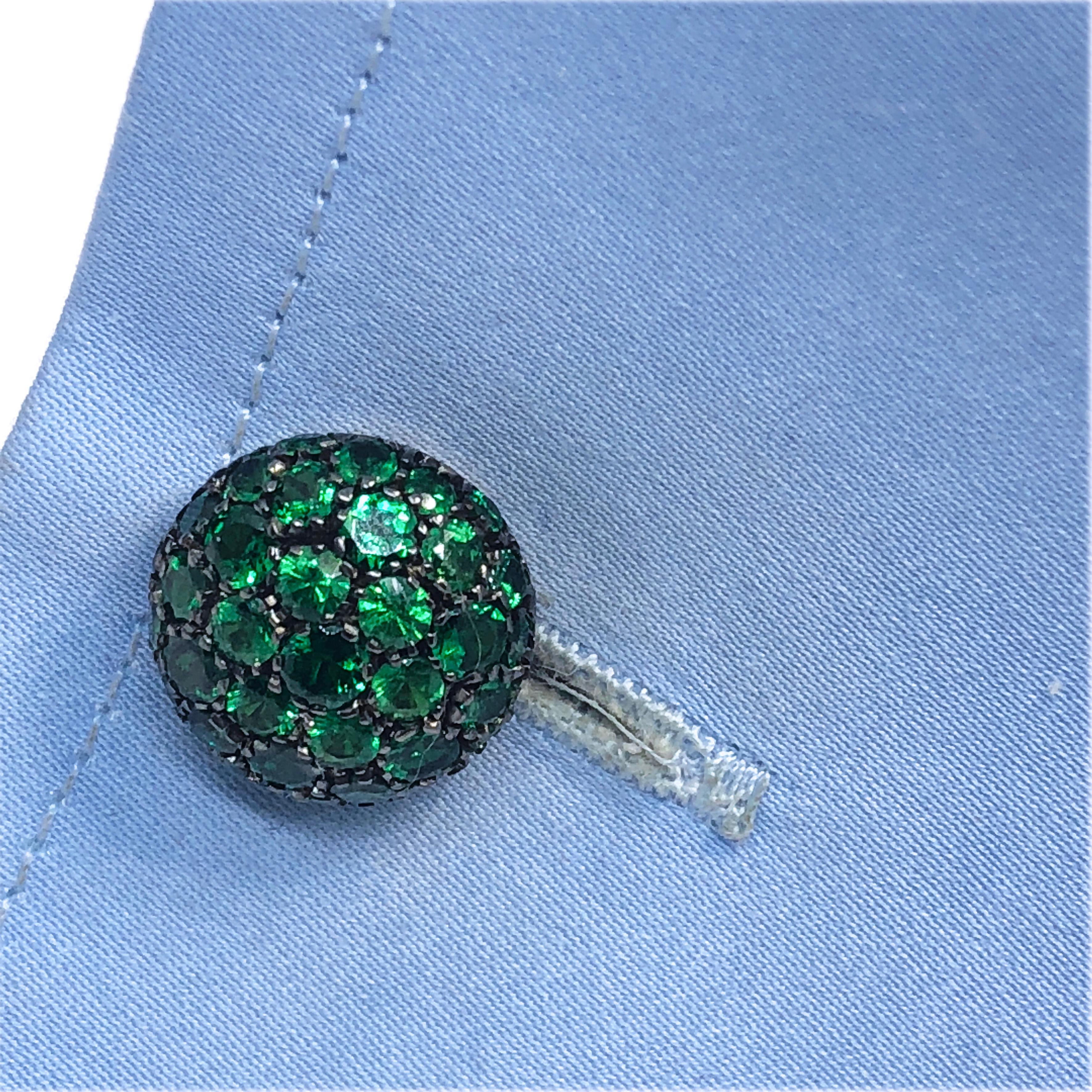 Round Cut Berca 5.28 Kt Tsavorite 18Kt Black Yellow Gold Rock Crystal Baton Back Cufflinks