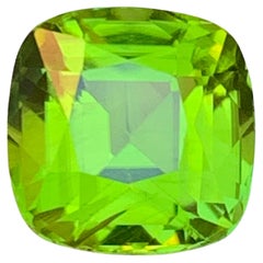 5.28 Karat Lebendiges Grün Natürlicher Peridot Cushion-Schliff Loser Edelstein aus Pakistan