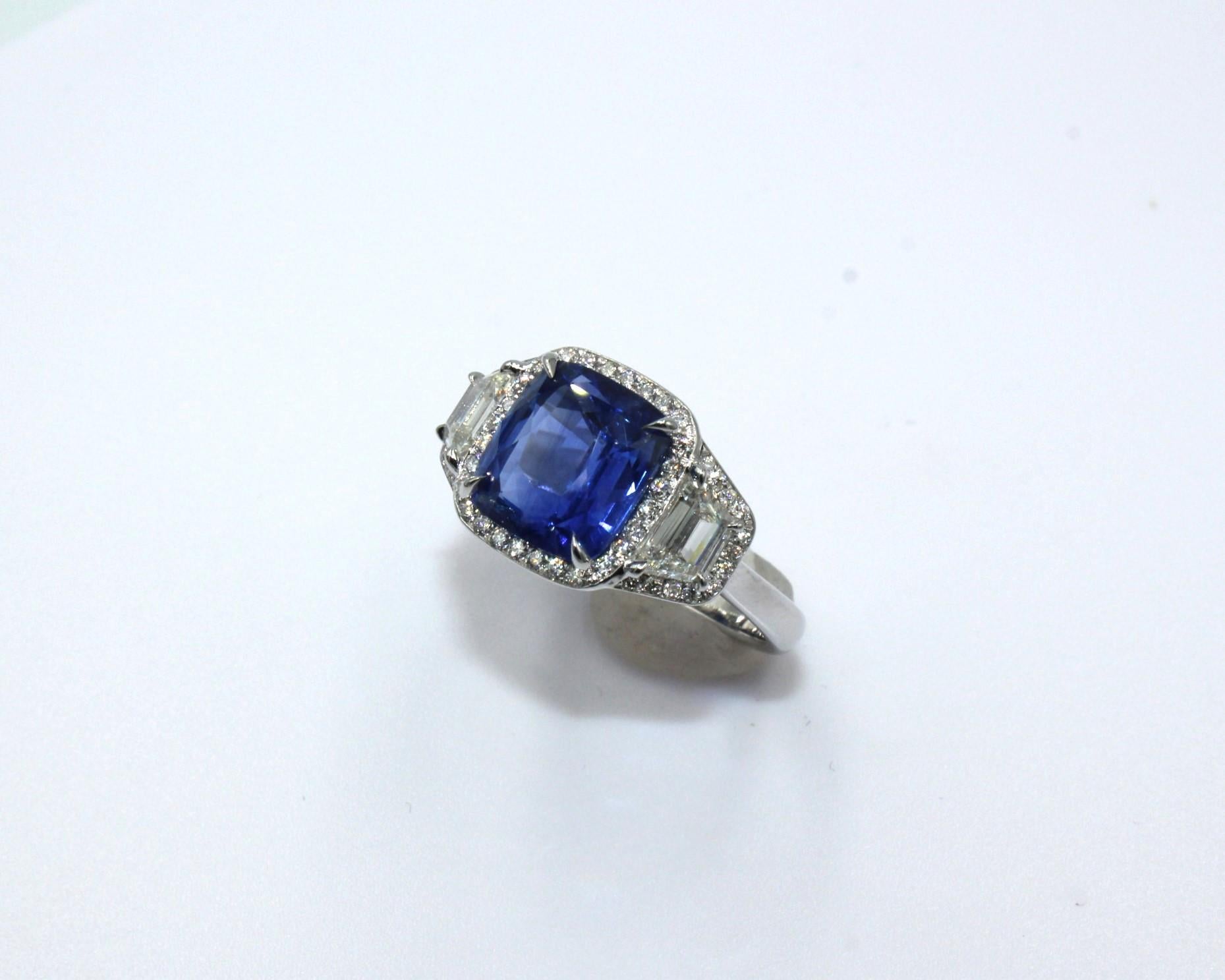 Women's 5.29 Carat Sapphire Diamond Ring  For Sale