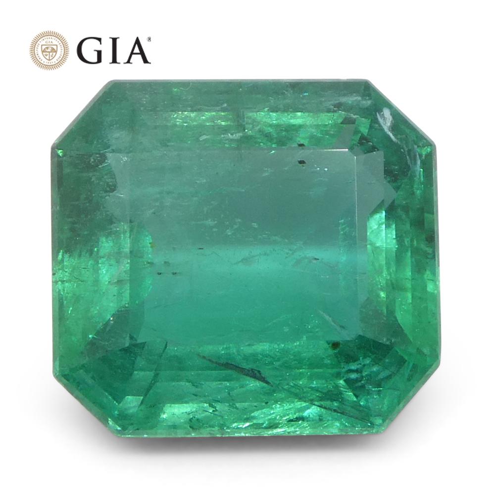 Émeraude verte octogonale/émeraude taille émeraude certifiée GIA (F2) de 5,29 carats en vente 4