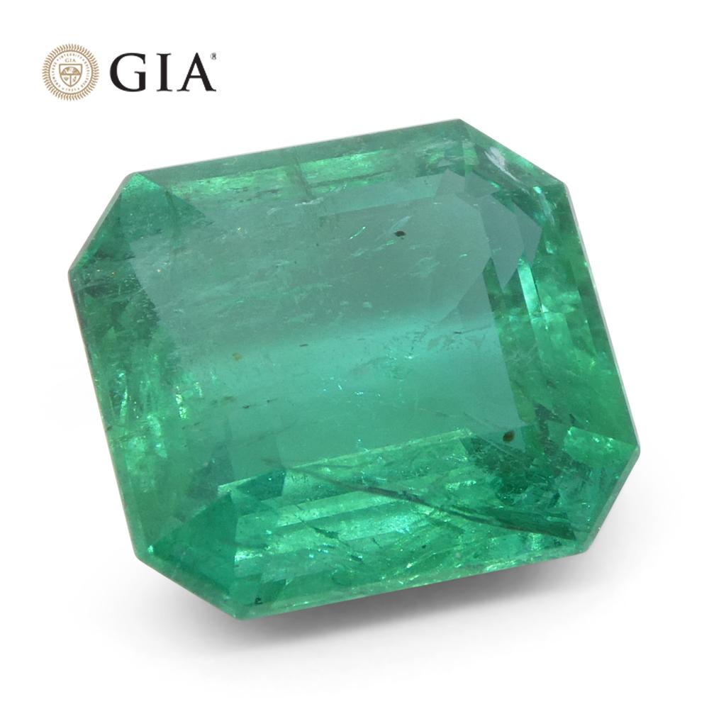 Émeraude verte octogonale/émeraude taille émeraude certifiée GIA (F2) de 5,29 carats en vente 2