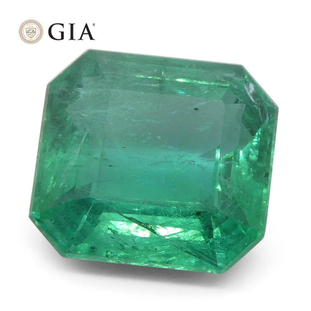 Émeraude verte octogonale/émeraude taille émeraude certifiée GIA (F2) de 5,29 carats en vente 1