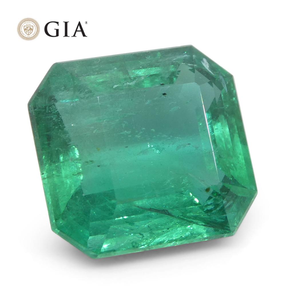 Émeraude verte octogonale/émeraude taille émeraude certifiée GIA (F2) de 5,29 carats en vente 3