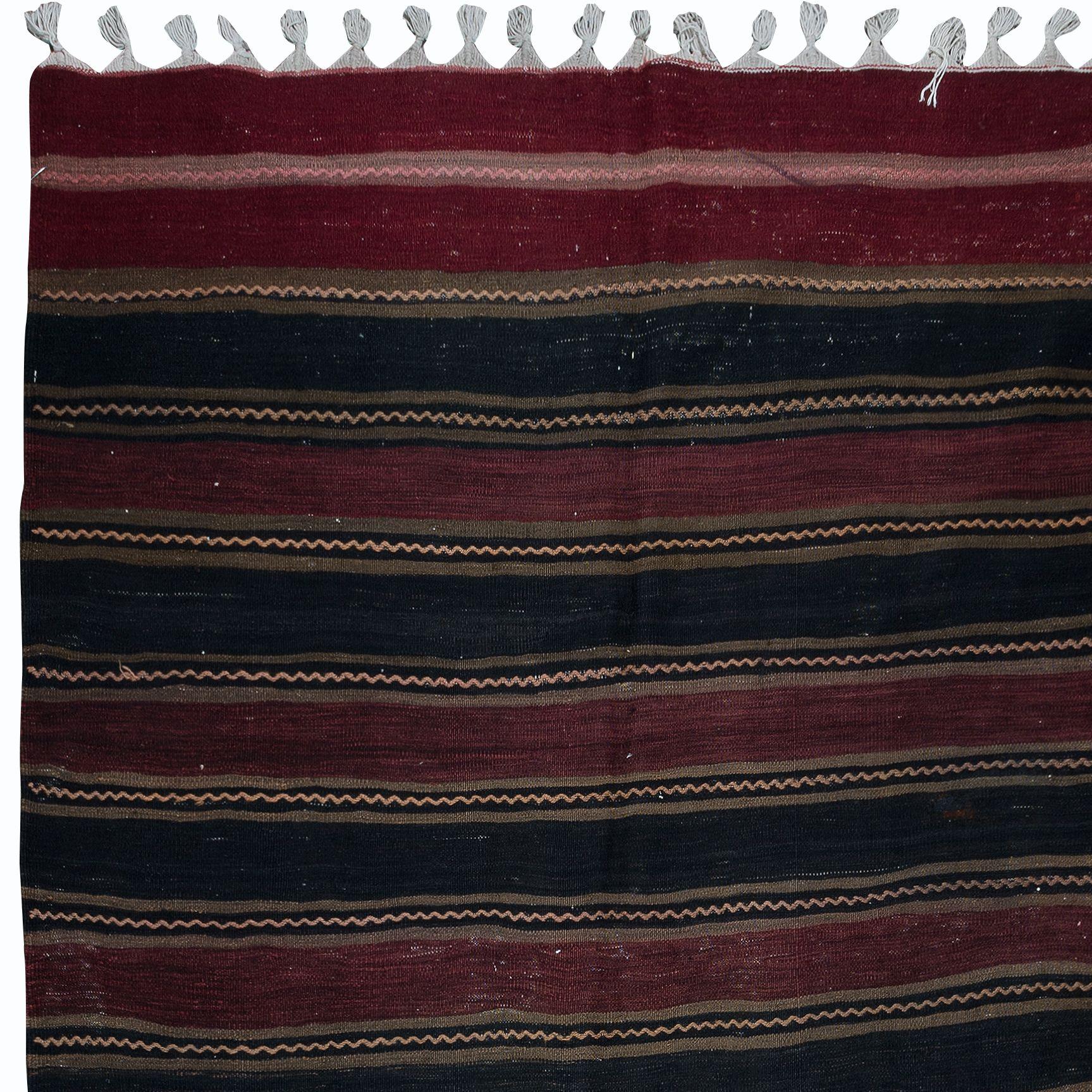 5.2x11 Ft Hand-Woven Striped Turkish Kilim Rug, FlatWeave Vintage Wool Carpet In Good Condition For Sale In Philadelphia, PA
