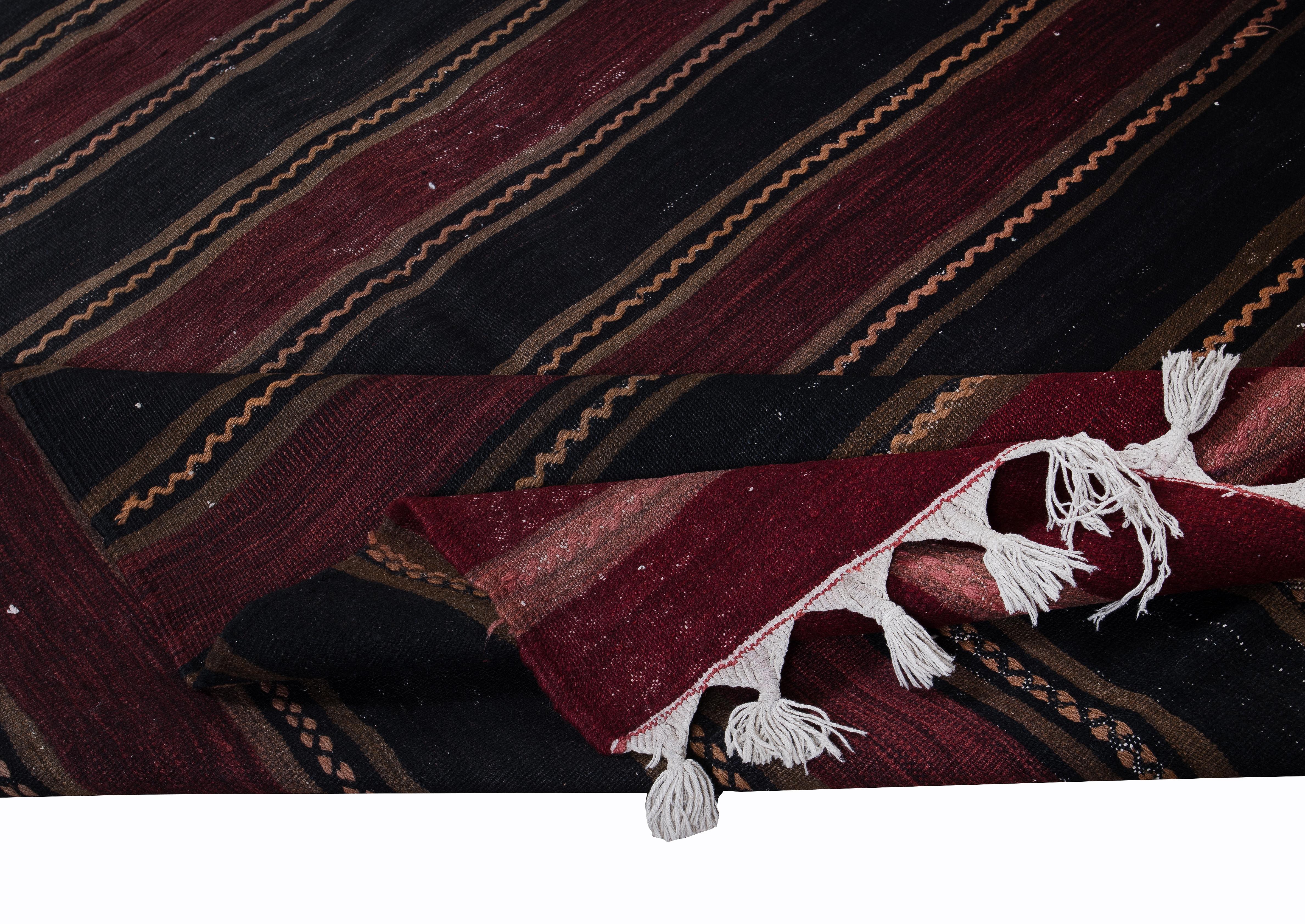 5.2x11 Ft Handgewebter gestreifter türkischer Kelim-Teppich, Flachgewebe Vintage Wollteppich (Türkisch) im Angebot