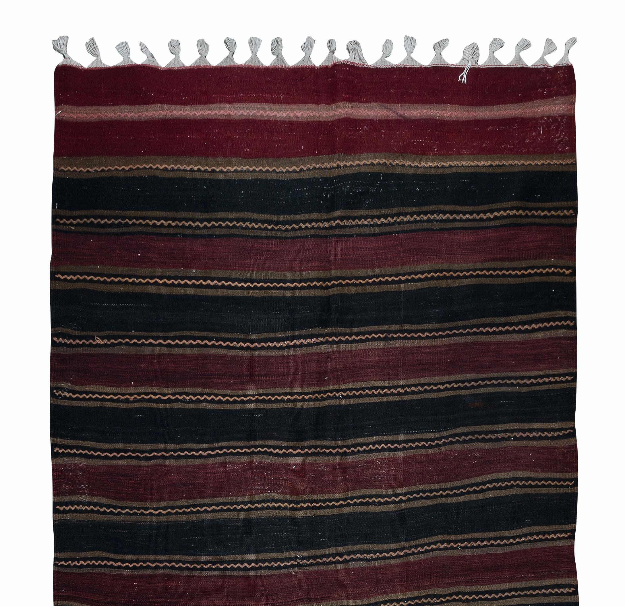 5.2x11 Ft Handgewebter gestreifter türkischer Kelim-Teppich, Flachgewebe Vintage Wollteppich im Zustand „Gut“ im Angebot in Spring Valley, NY