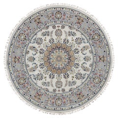 5
2"x5
2" Ivory Nain Flower Medallion Design Wool 
Silk Hand Knotted Round Rug