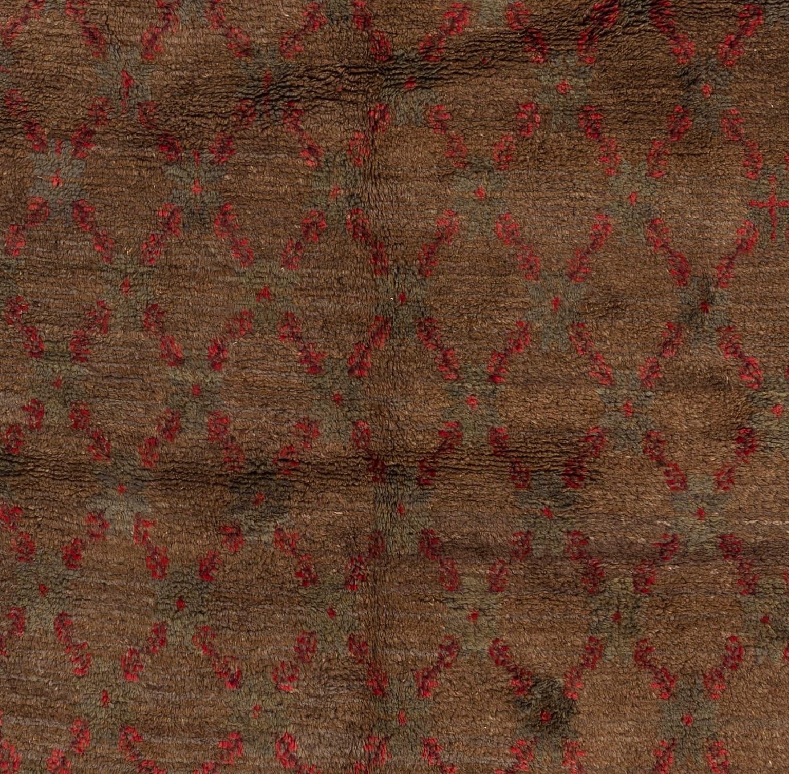 Tapis en laine Tulu 5,2x7 Ft fait à la main avec motif floral en treillis de couleur camel et rouge Excellent état - En vente à Philadelphia, PA