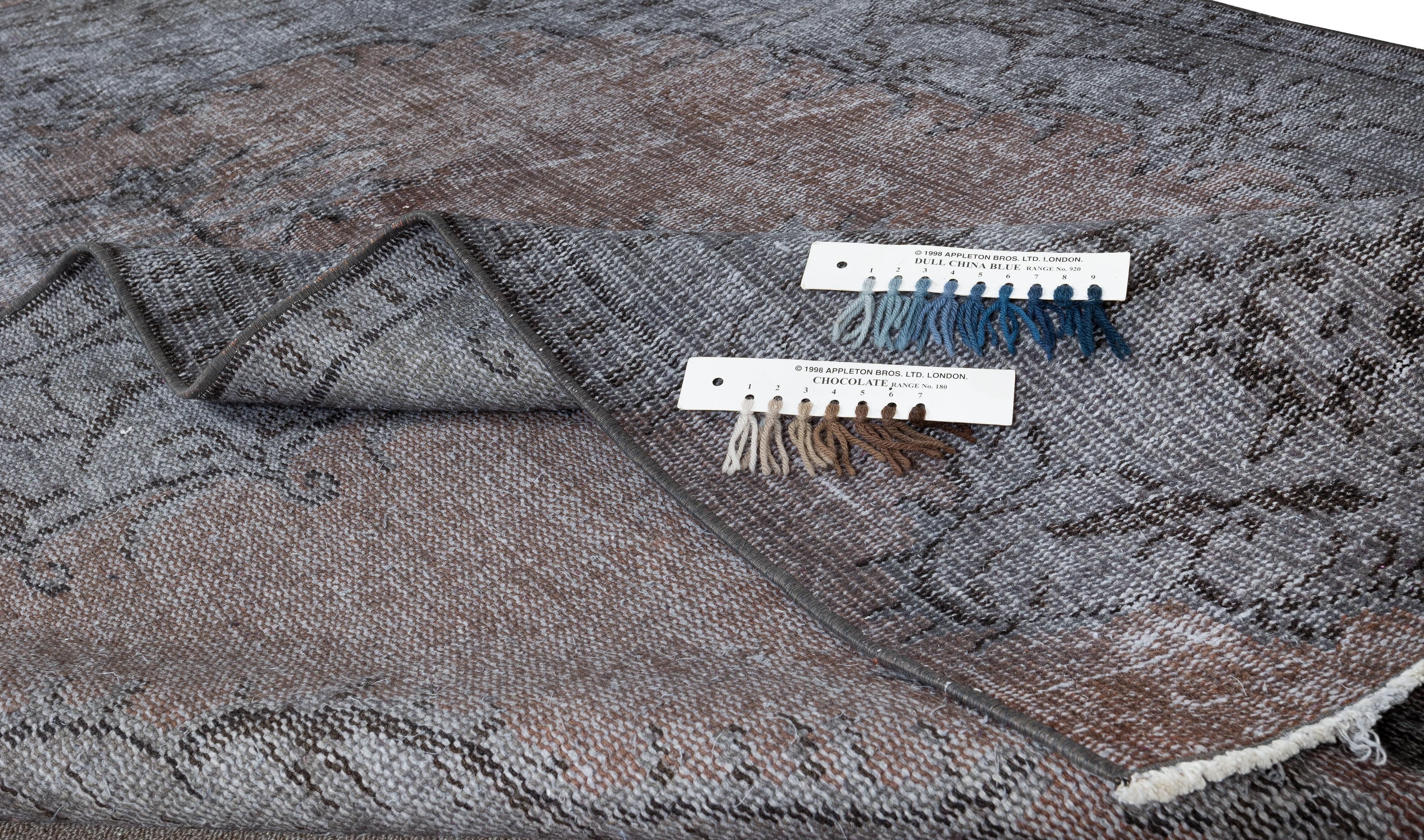 Hand-Woven 5.2x8.4 Ft Handmade Turkish Rug in Gray & Brown. Modern Medallion Design Carpet For Sale