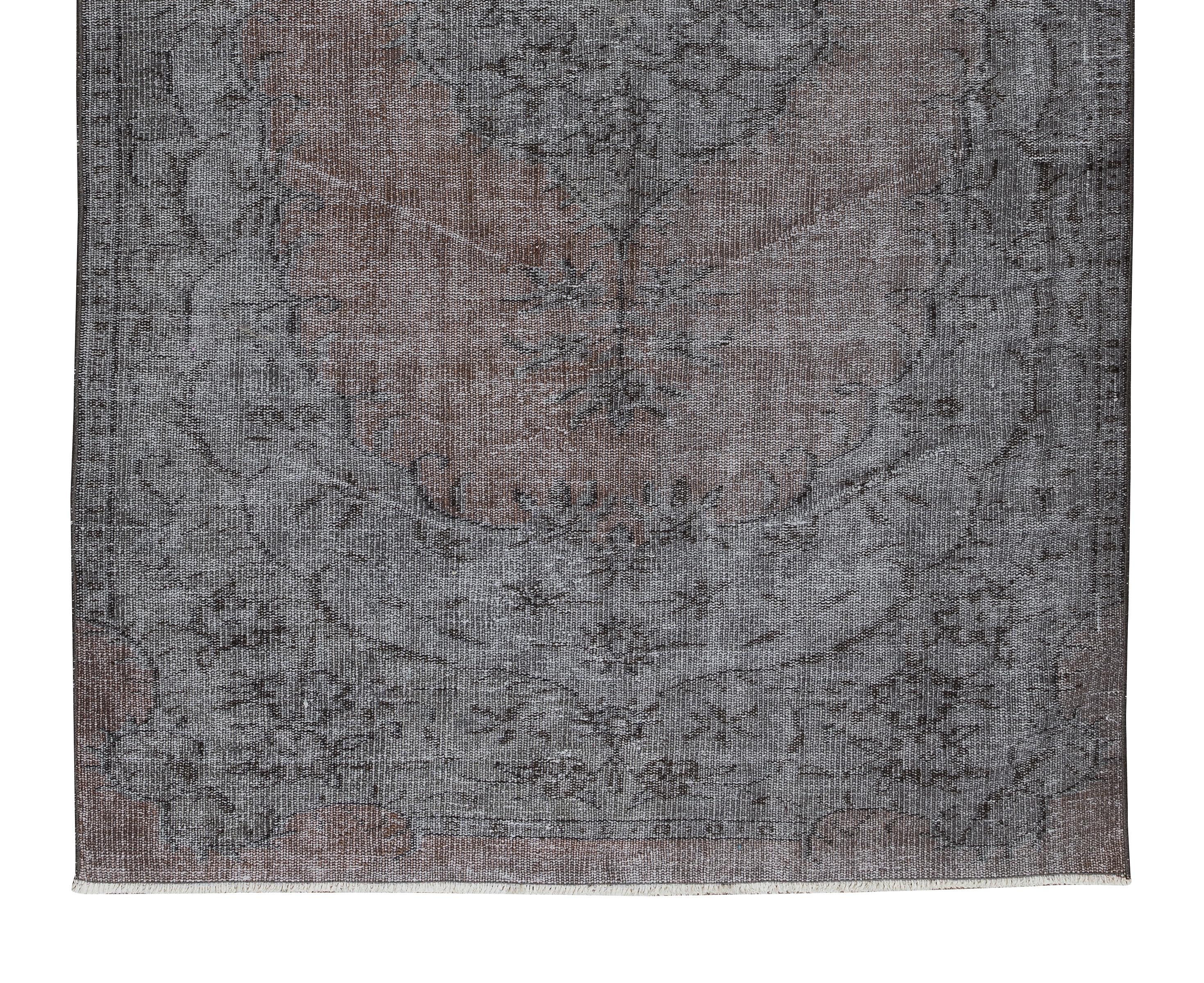 5.2x8.4 Ft Handmade Turkish Rug in Gray & Brown. Modern Medallion Design Carpet In Good Condition For Sale In Philadelphia, PA