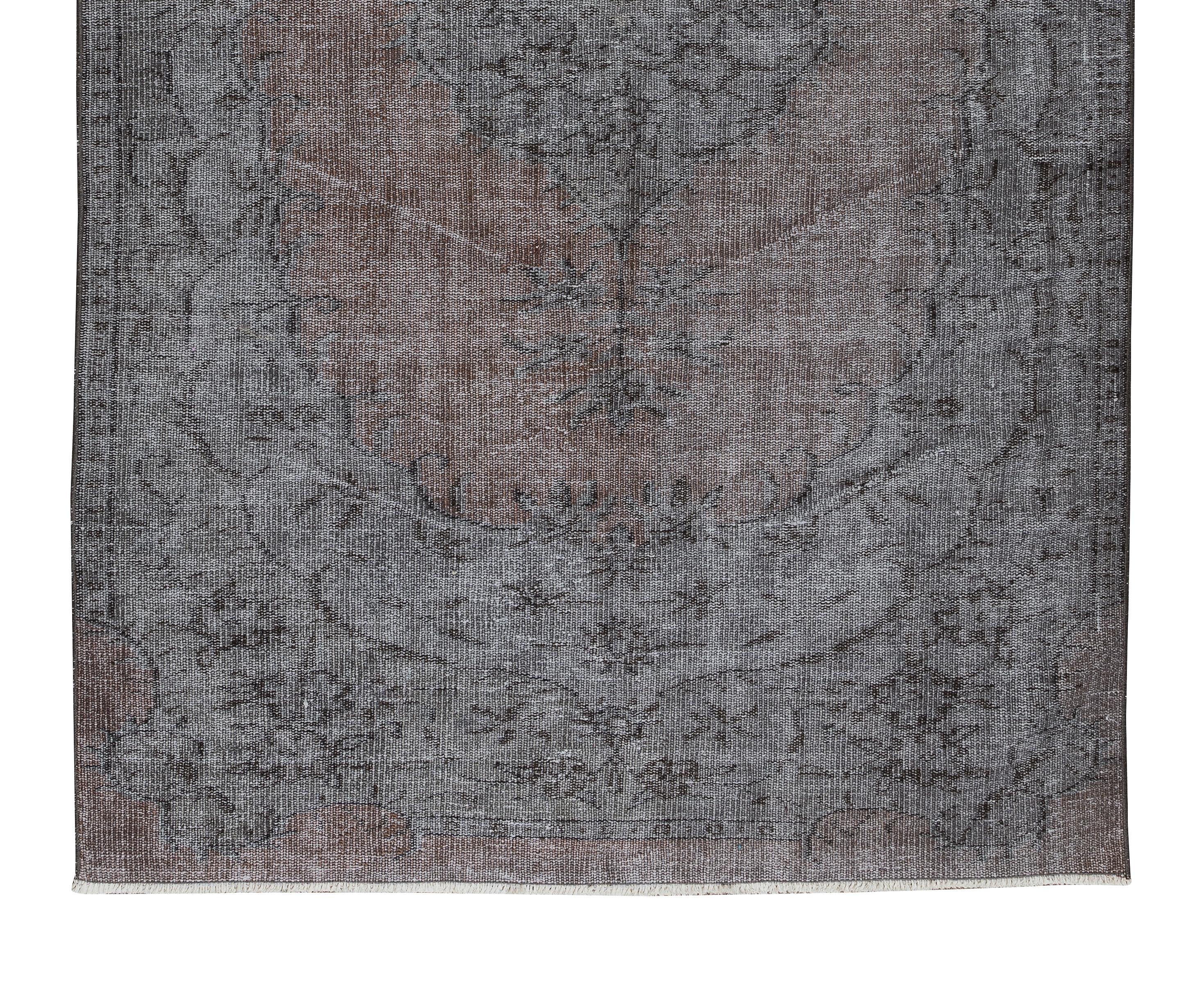 Alfombra turca hecha a mano de 1,5 x 2,4 m en gris y marrón. Alfombra moderna con diseño de medallón Turco en venta