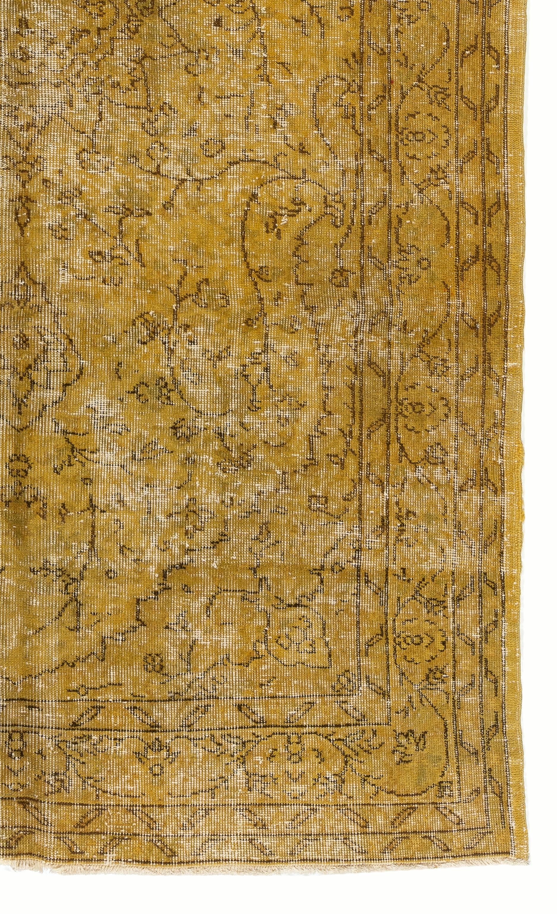 5.2x8.5 Ft Hand-Made Vintage Turkish Area Rug in Gelb 4 Modern Interiors im Zustand „Gut“ im Angebot in Spring Valley, NY