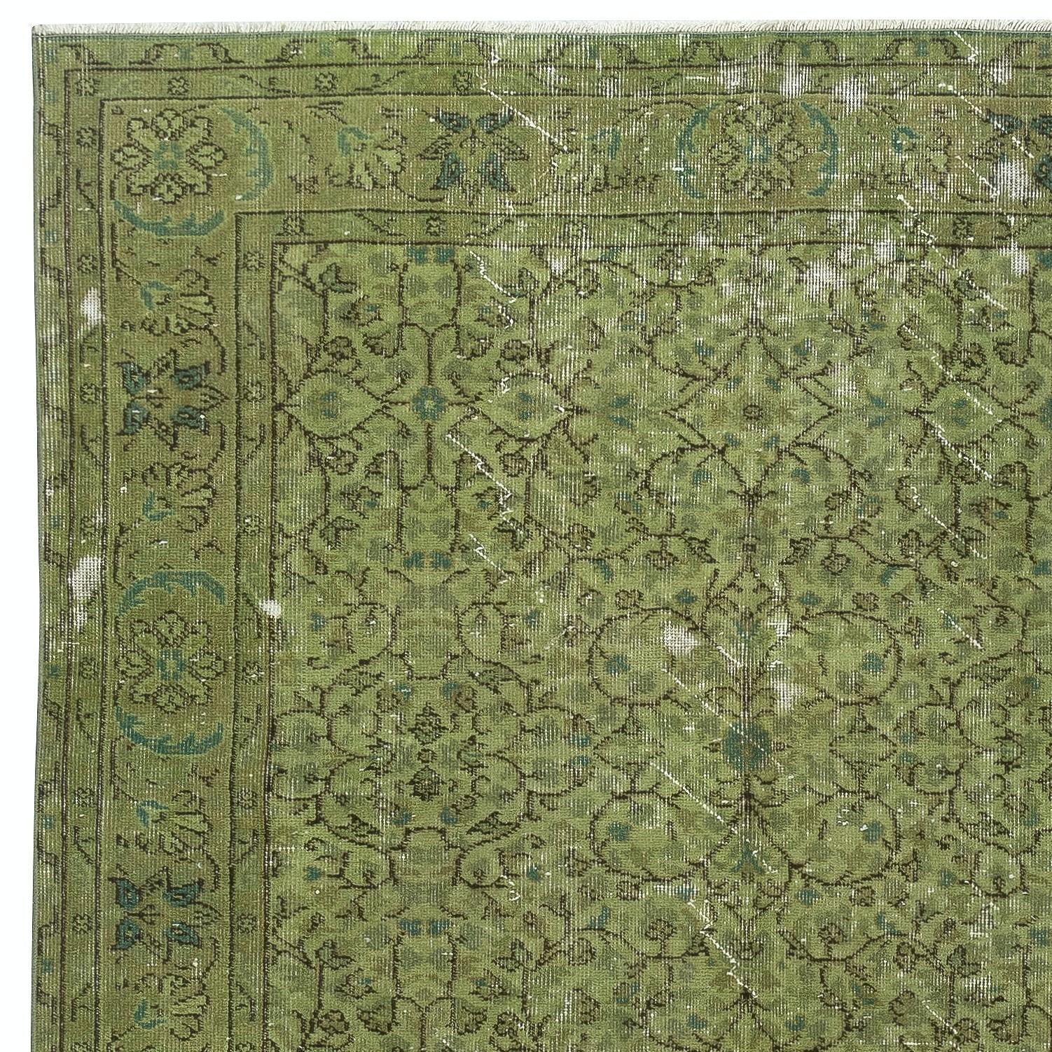 5.2x8.6 Ft Distressed Floral gemusterter Teppich in Grün, handgefertigt in der Türkei (Türkisch) im Angebot