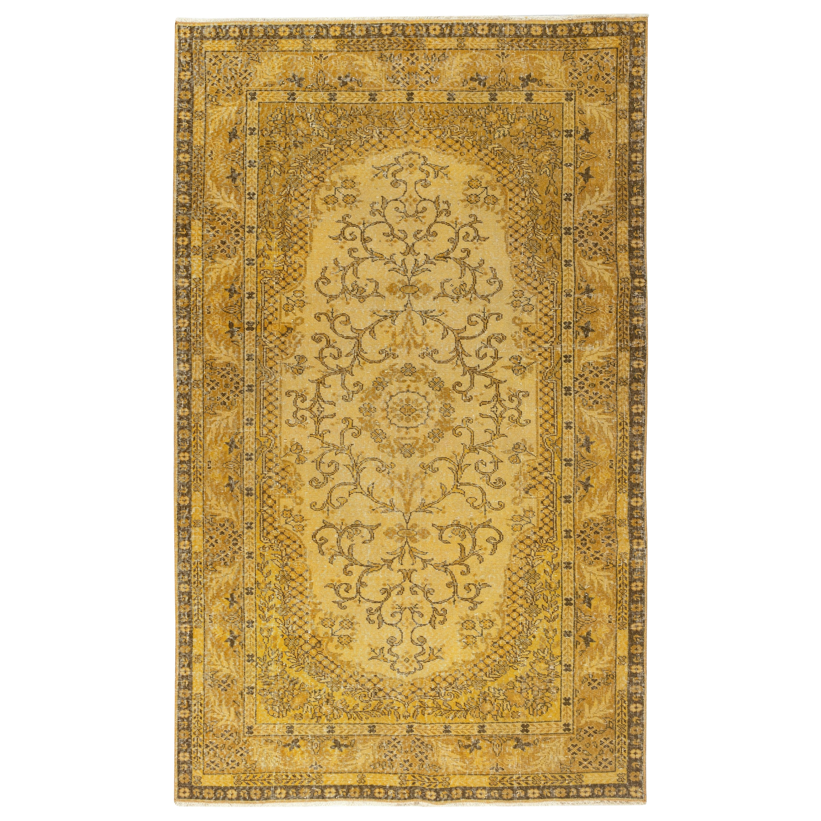 Tappeto vintage sovratinto giallo 5.2x8.6 Ft. Tappeto annodato a mano per interni moderni in vendita