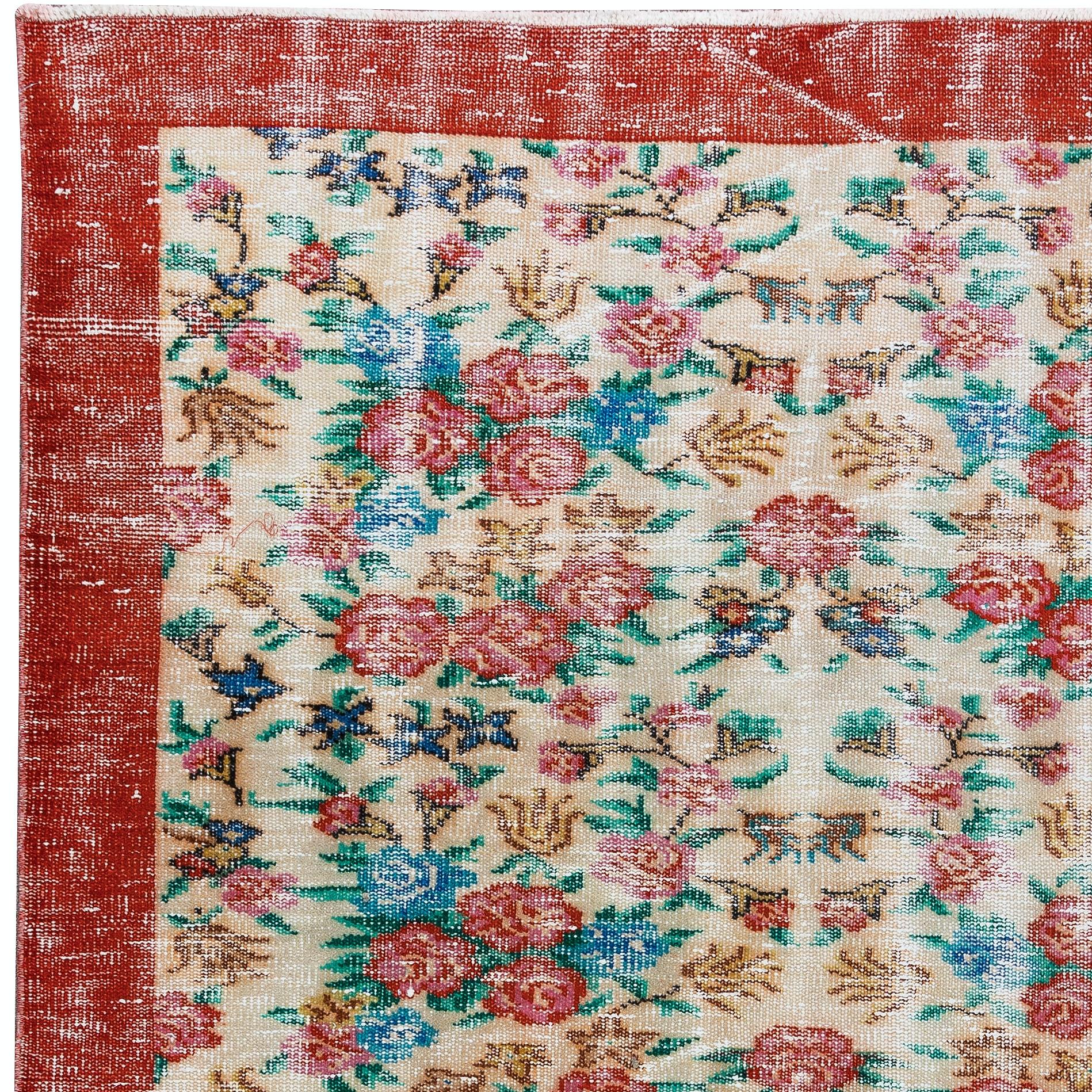 Alfombra turca vintage hecha a mano con diseño floral y borde rojo liso de 1,5 x 2,8 m Turco en venta
