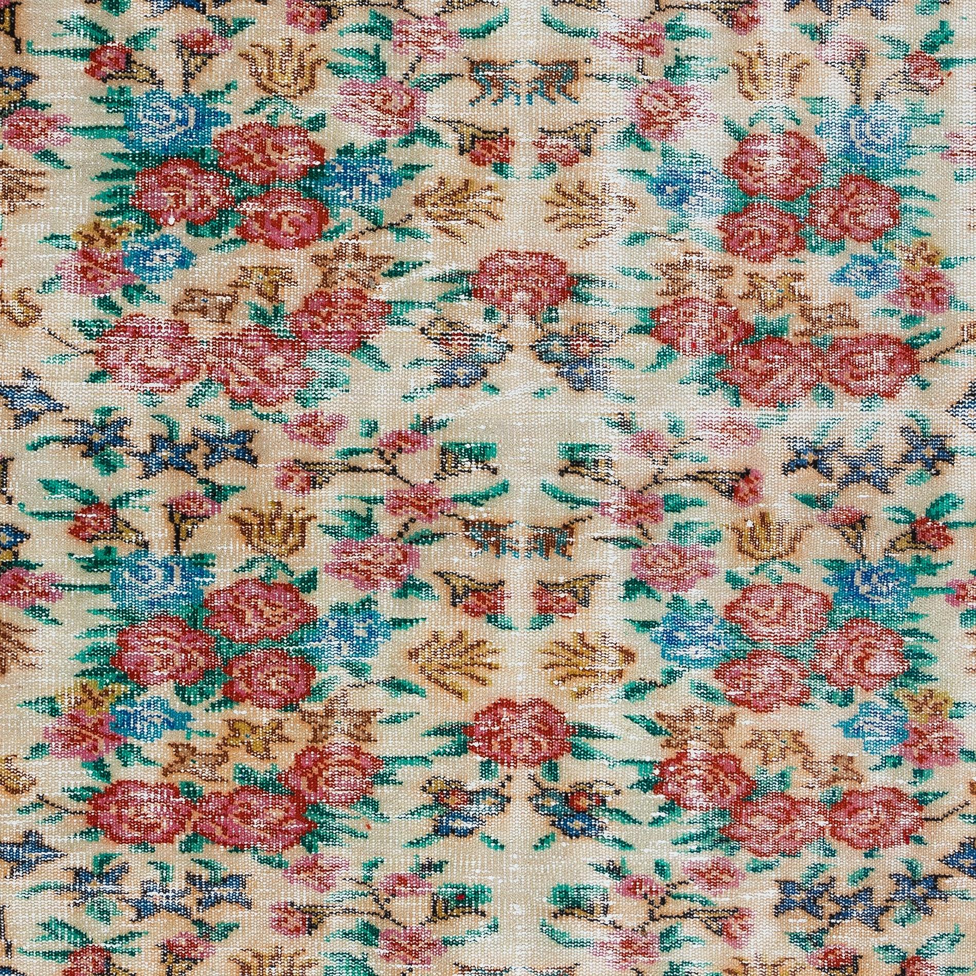 Alfombra turca vintage hecha a mano con diseño floral y borde rojo liso de 1,5 x 2,8 m Tejido a mano en venta