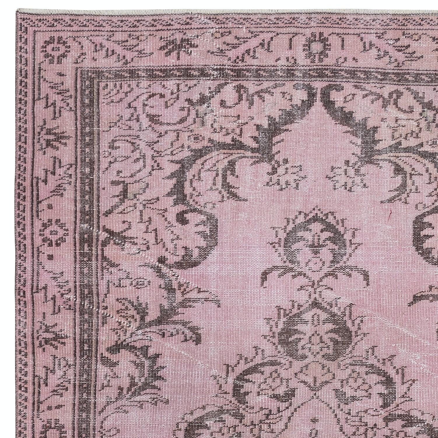 Turc 5.2x9 Ft Contemporary Wool Area Rug in Pink Color. Noué à la main en Turquie en vente