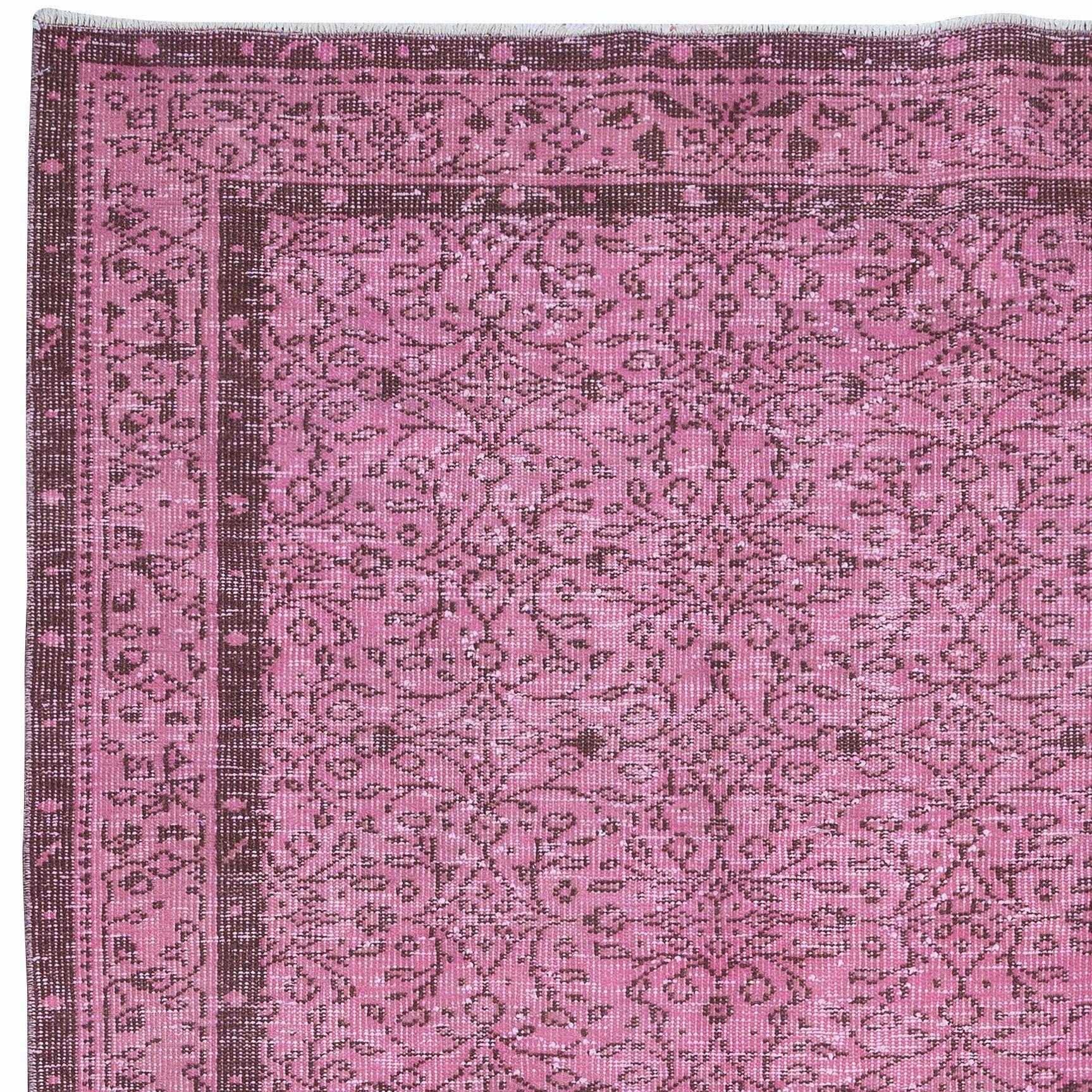 5.2x9 Ft Hand-Made Turkish Area Rug in Light Pink, Modern Wool and Cotton Carpet In Good Condition For Sale In Philadelphia, PA