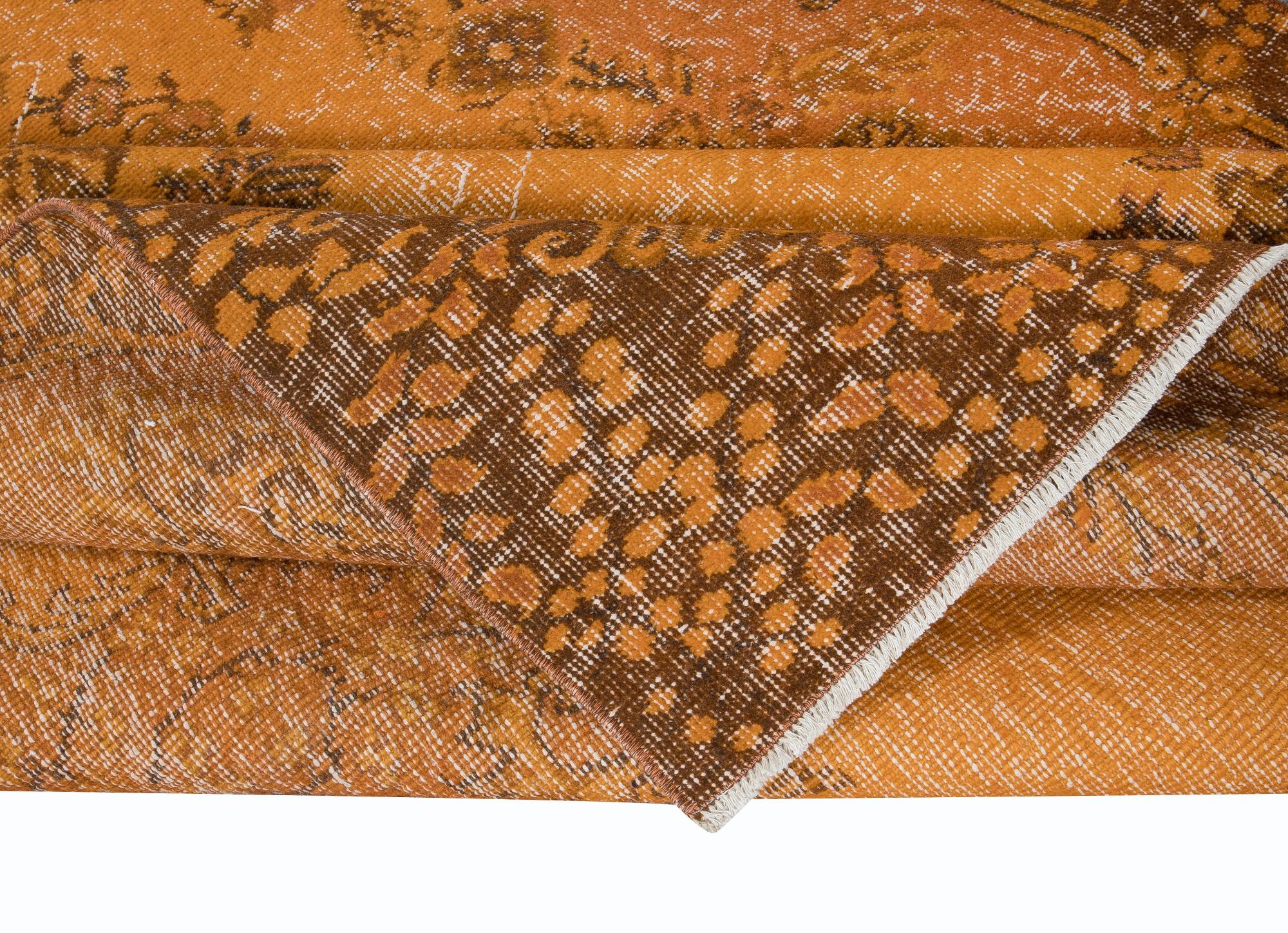 5.2x9 Ft Handmade Turkish Salon Rug in Orange, Modern Bedroom Wool Carpet In Good Condition For Sale In Philadelphia, PA