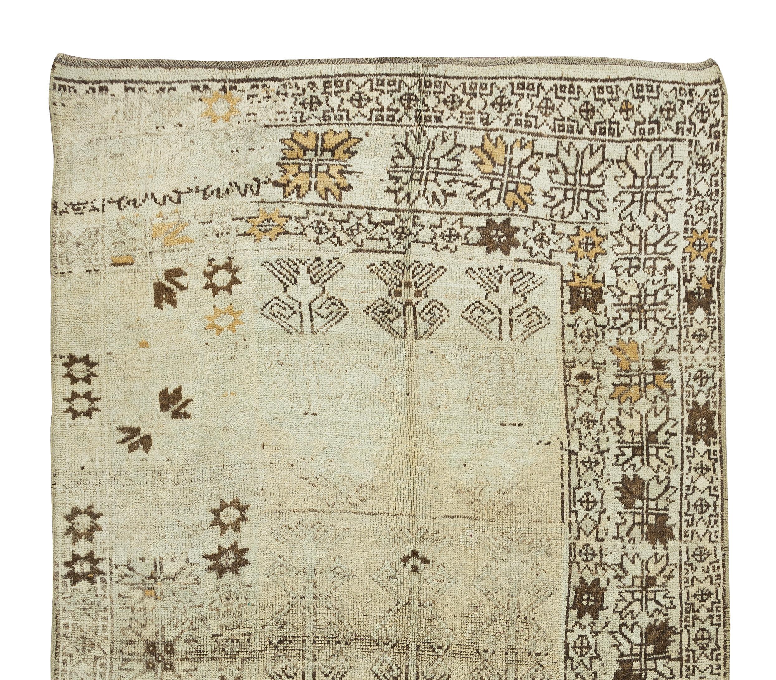Hand-Knotted 5.2x9.2 Ft Neutral Colors Handmade Rug, Antique Washed Vintage Oushak Carpet For Sale