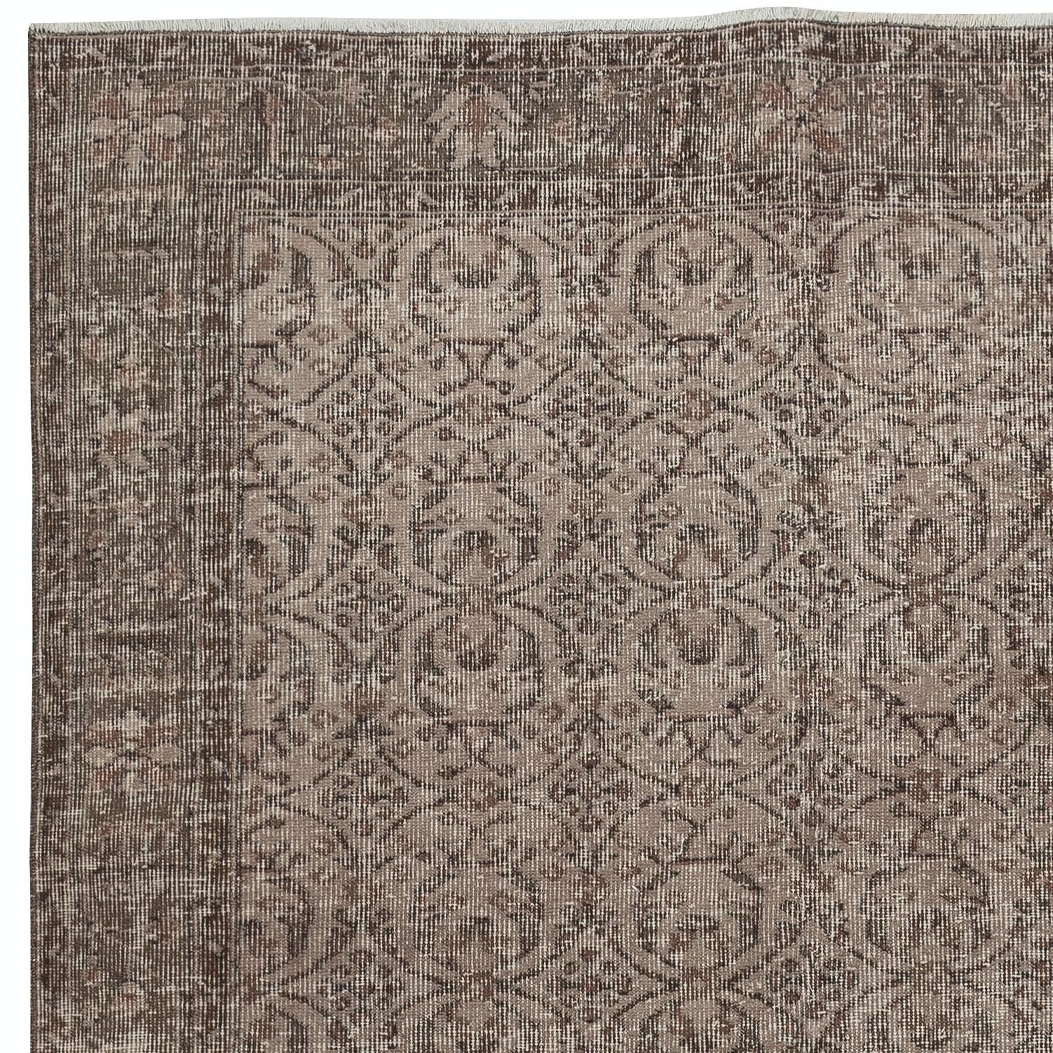 Turc 5.2x9.5 Ft Decorative Handmade Brown Color Turkish Area Rug with Floral Design en vente