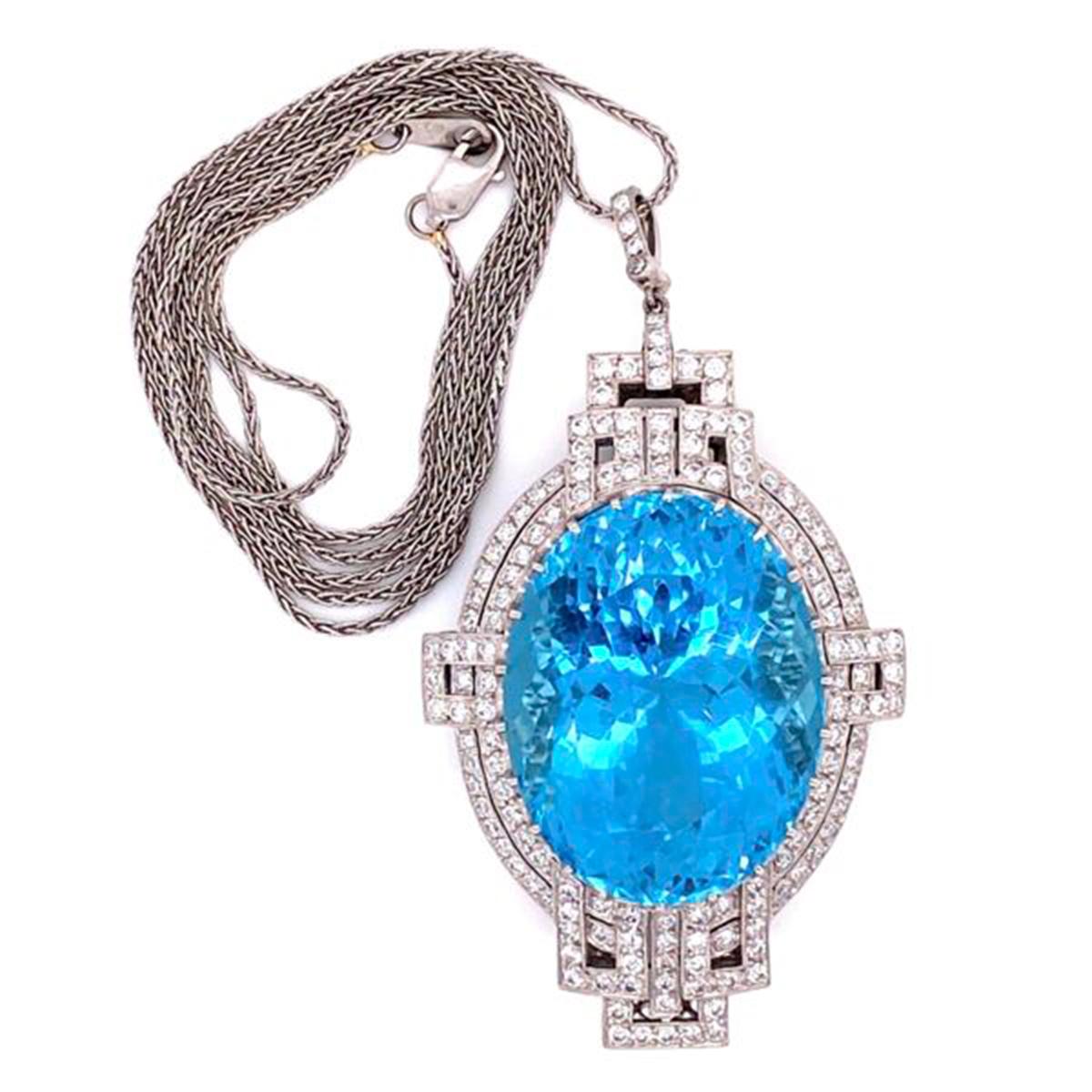Vintage 53 Carat Aquamarine and Diamond Art Deco Revival Platinum Necklace  In Excellent Condition For Sale In Montreal, QC