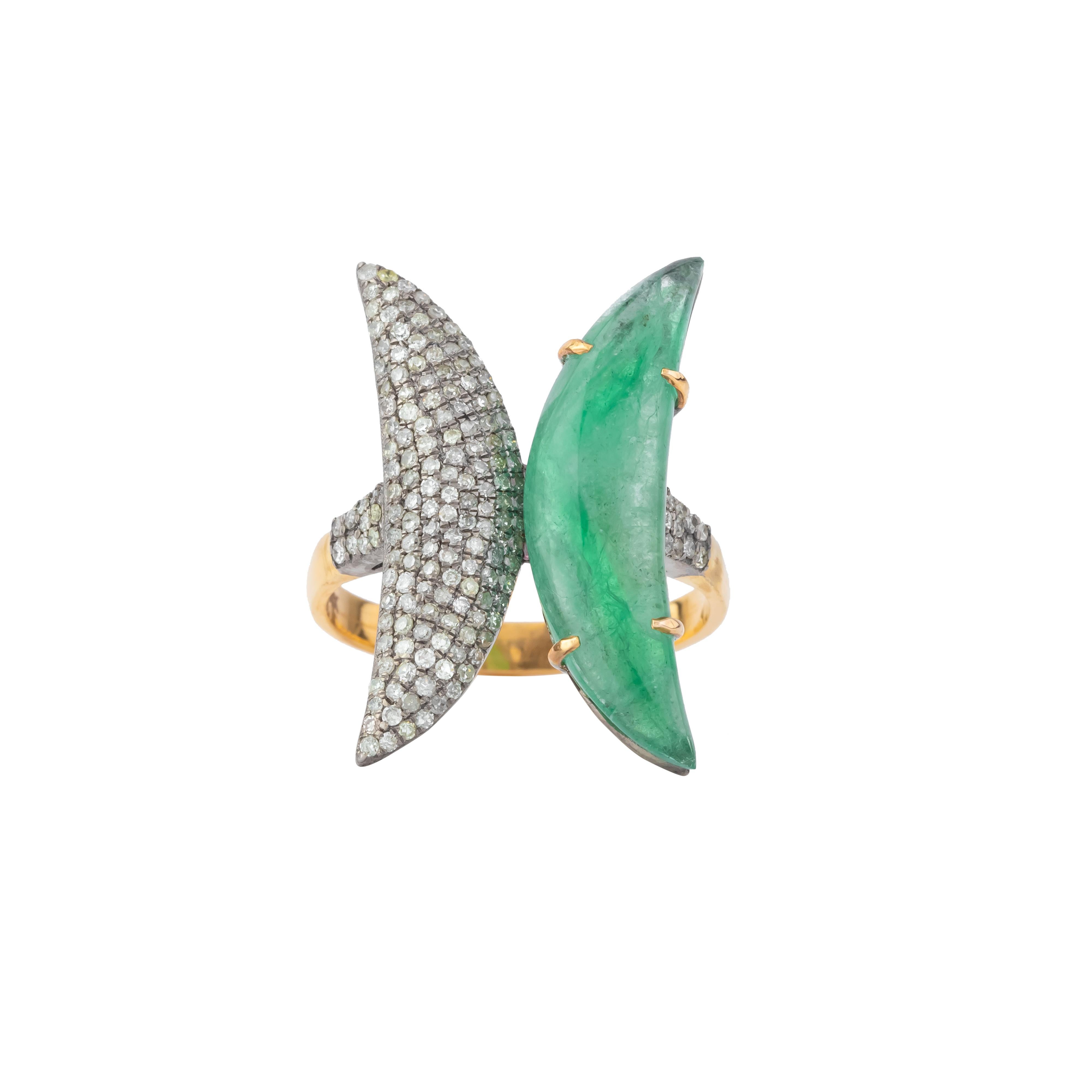 Contemporary 5.3 Carat Diamond and Emerald Fashion Ring For Sale