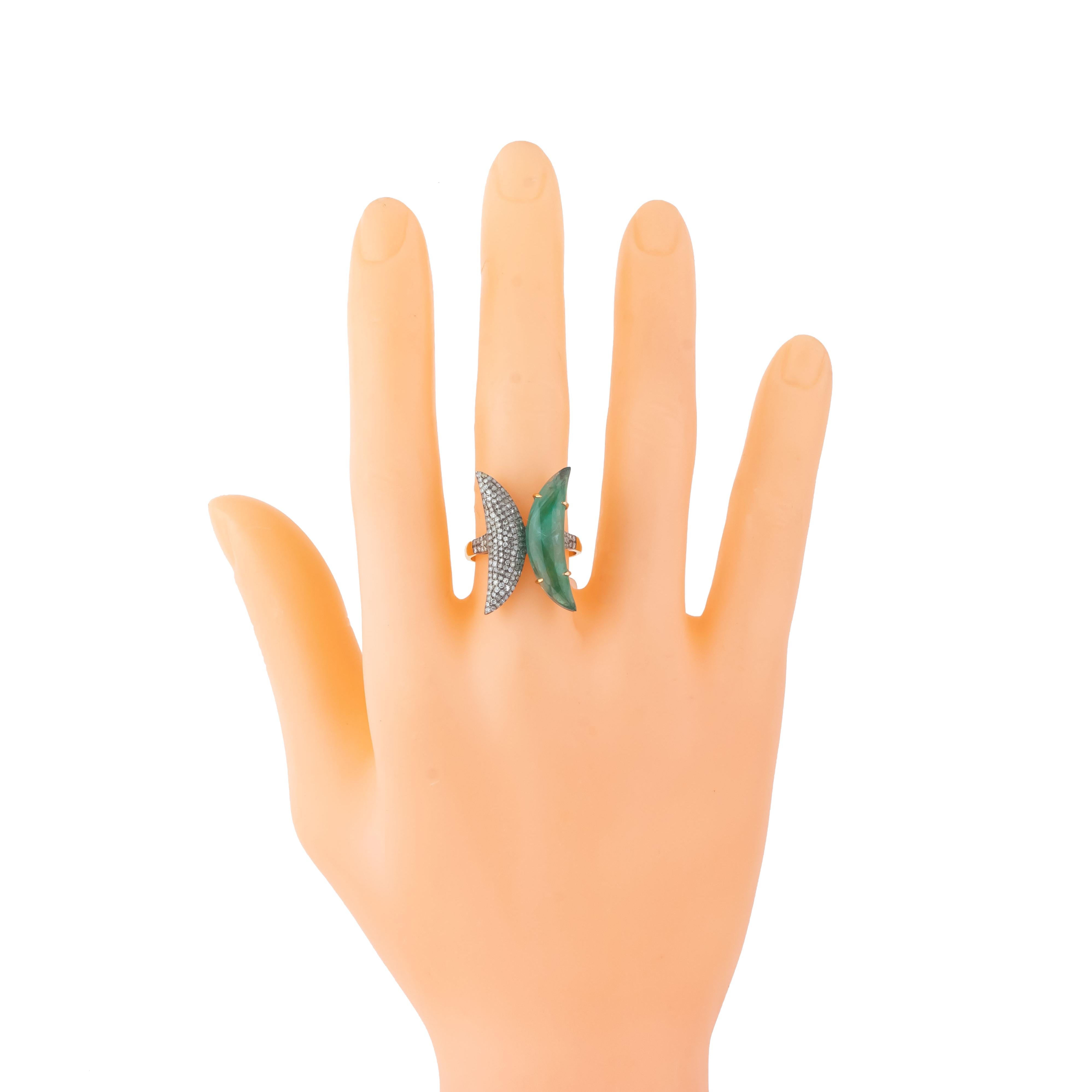 5.3 Carat Diamond and Emerald Fashion Ring In New Condition For Sale In Jaipur, IN