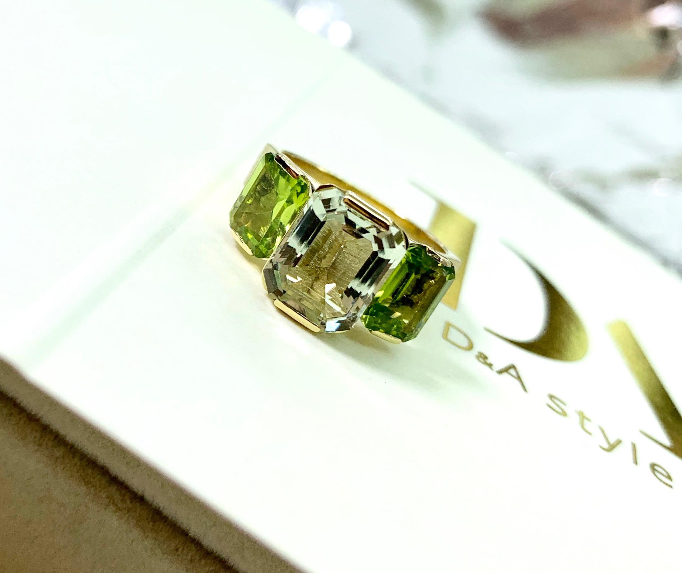 5.3 Carat Natural Green Amethyst and Peridot 14 Karat Yellow Gold Ring In New Condition In Singapore, SG