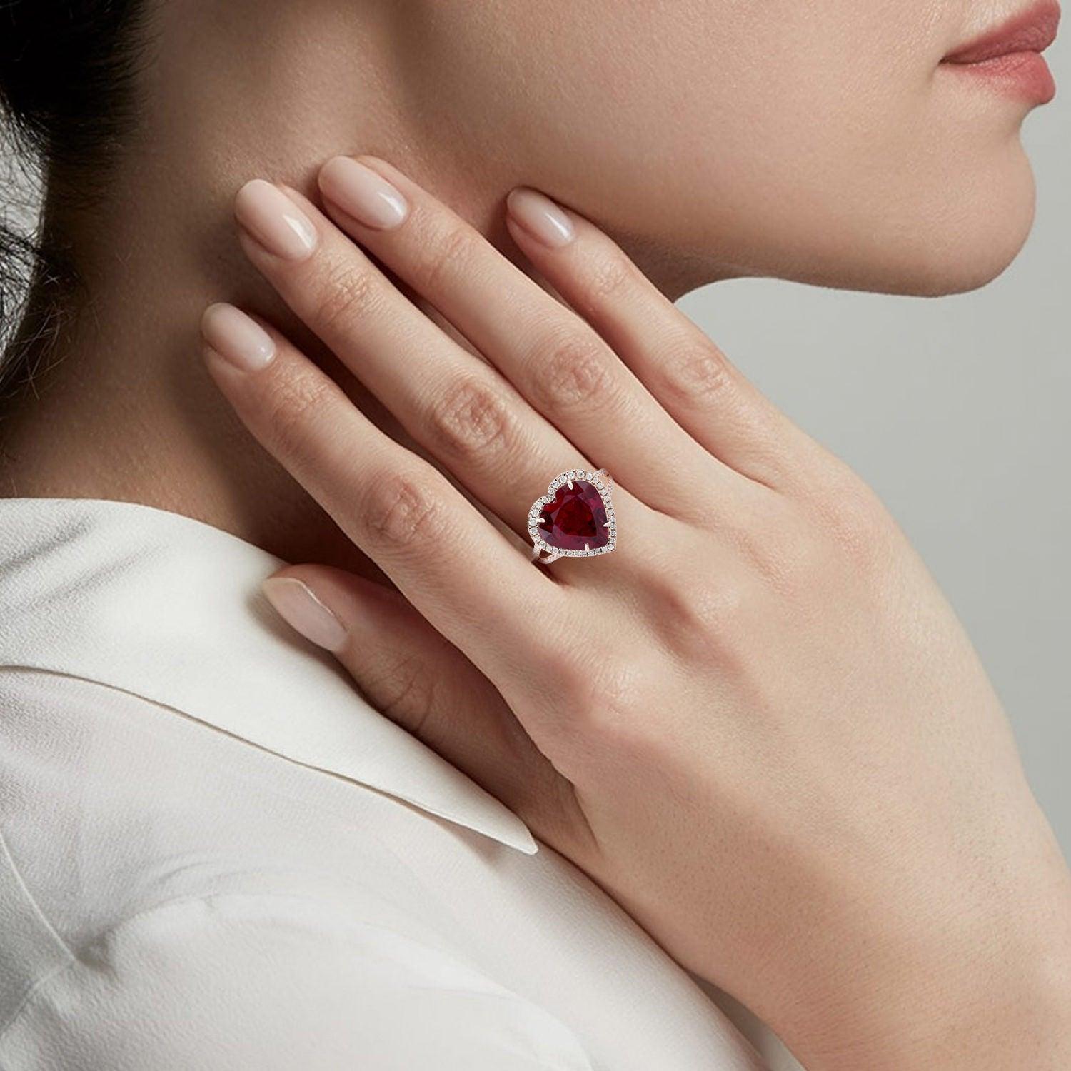 En vente :  Bague cœur en or 18 carats avec rubellite de 5,3 carats 2