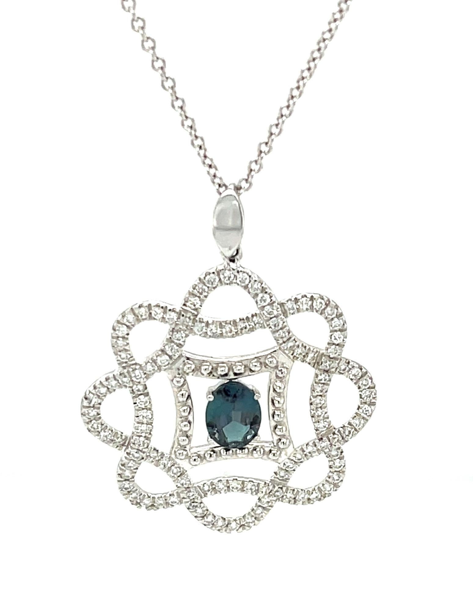 Questa splendida collana presenta una splendida alessandrite naturale di 0,53 carati con una splendida variazione di colore! L'alessandrite, la pietra natale di giugno, è una delle gemme più rare della Terra, apprezzata per la sua capacità di